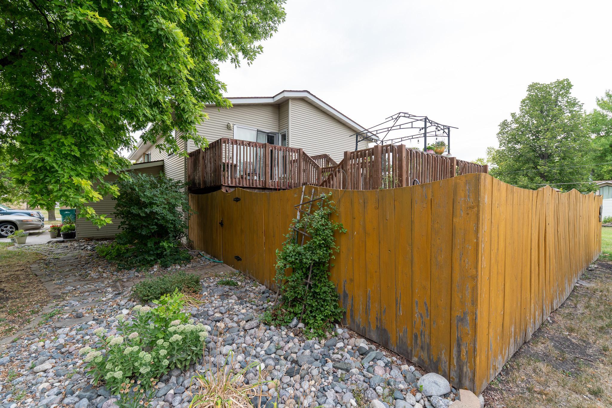 1977 single family home for sale at 202 11th Avenue E in West Fargo, ND — 3 bed, 2 bath (photo 27 of 27)