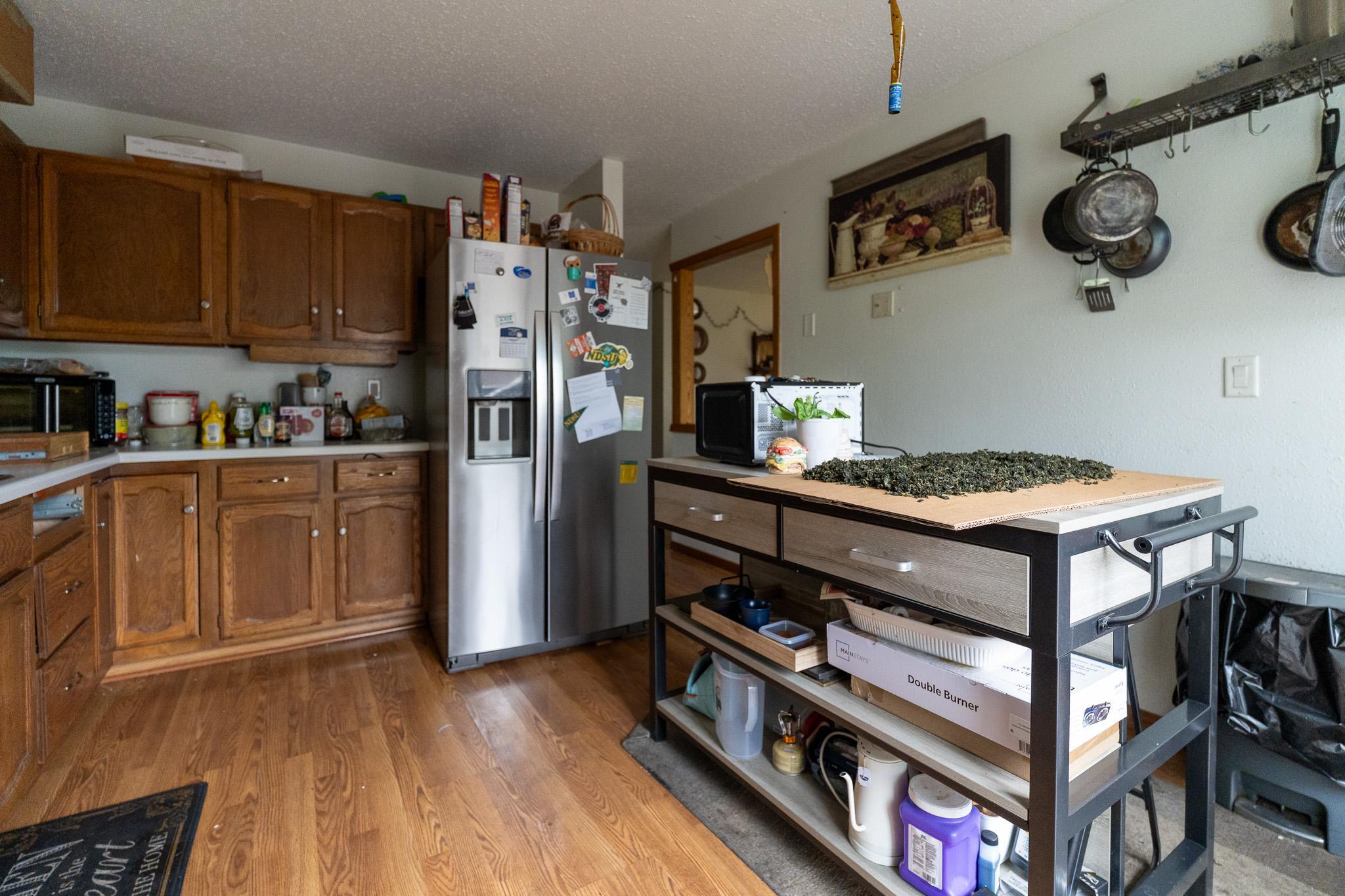 1977 single family home for sale at 202 11th Avenue E in West Fargo, ND — 3 bed, 2 bath (photo 6 of 27)