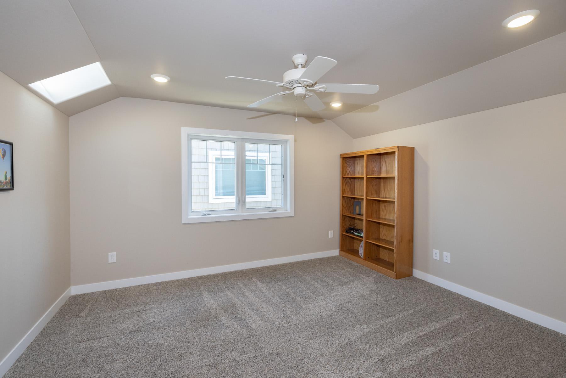 2016 single family home for sale at 4273 Coventry Drive S, Unit E in Fargo, ND — 3 bed, 2 bath (photo 26 of 42)