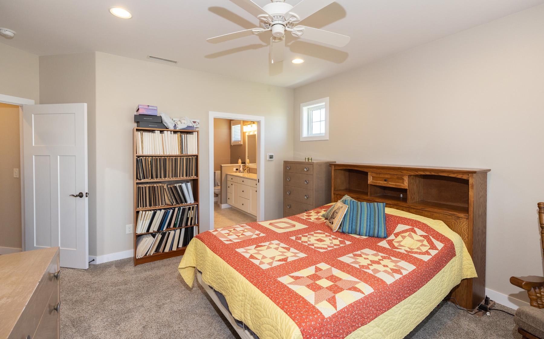 2016 single family home for sale at 4273 Coventry Drive S, Unit E in Fargo, ND — 3 bed, 2 bath (photo 31 of 42)