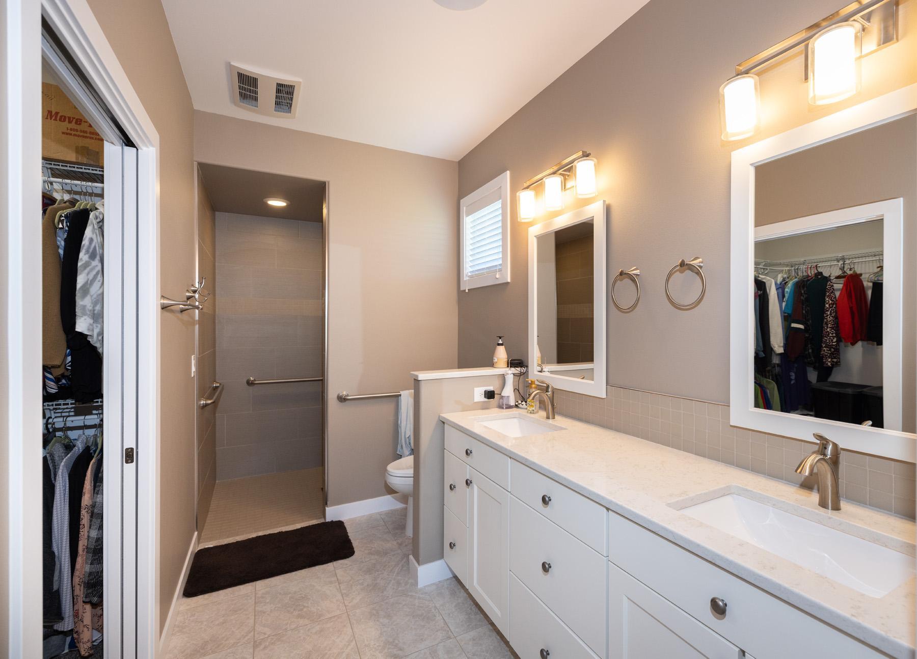 2016 single family home for sale at 4273 Coventry Drive S, Unit E in Fargo, ND — 3 bed, 2 bath (photo 32 of 42)