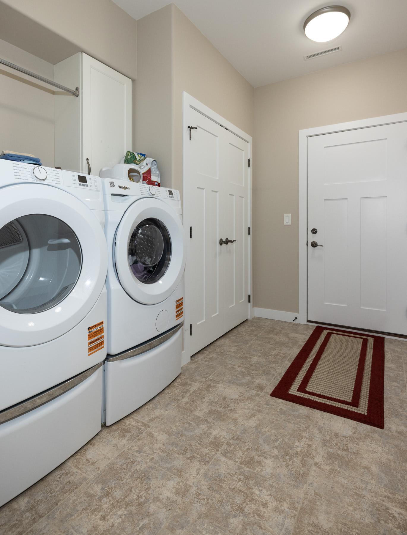 2016 single family home for sale at 4273 Coventry Drive S, Unit E in Fargo, ND — 3 bed, 2 bath (photo 37 of 42)