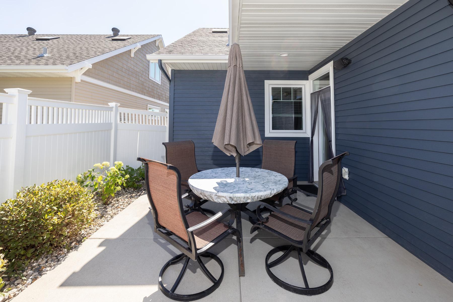 2016 single family home for sale at 4273 Coventry Drive S, Unit E in Fargo, ND — 3 bed, 2 bath (photo 40 of 42)