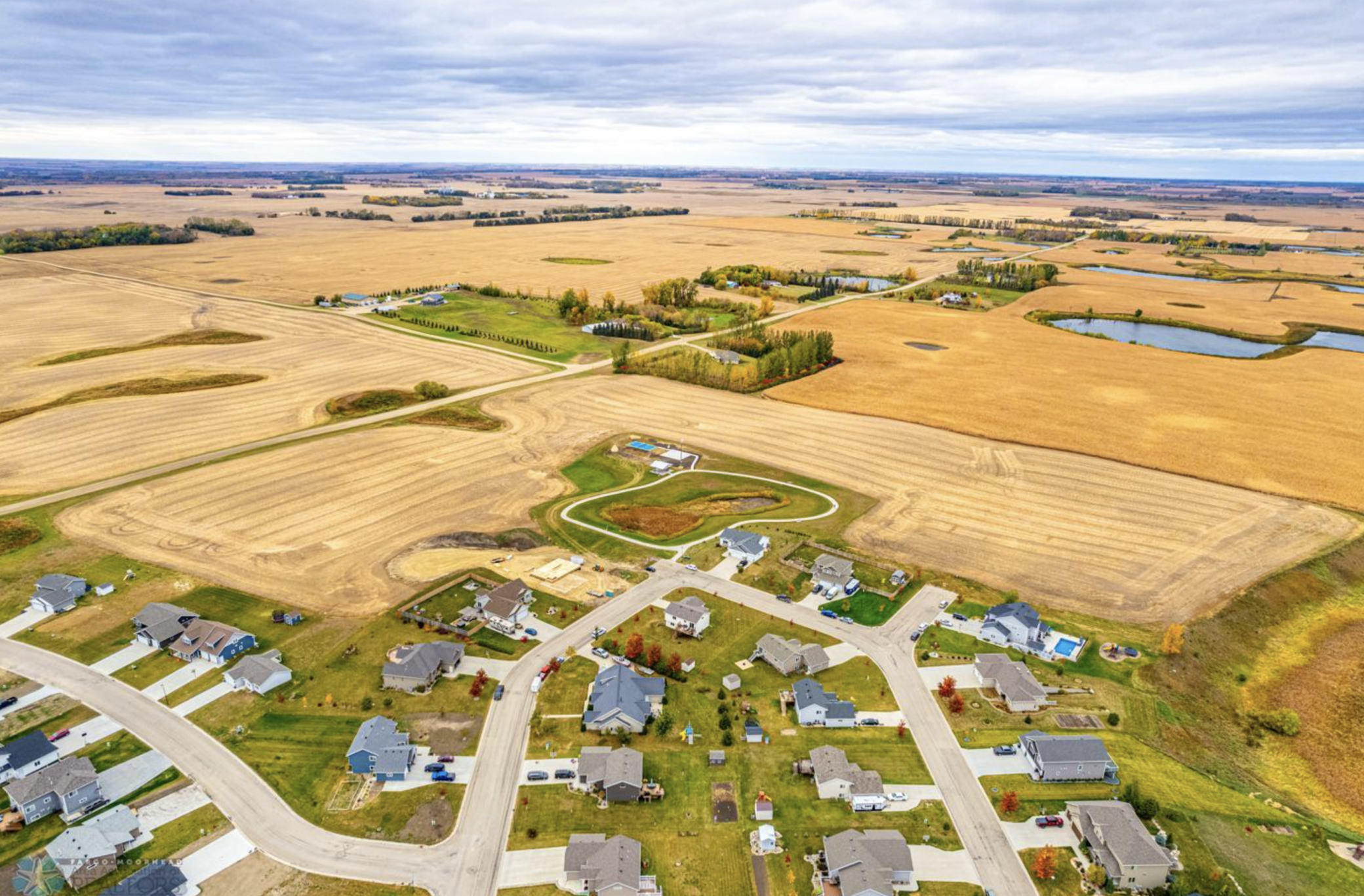 2026 single family home for sale at 2515 Valley View in Hawley, MN — 4 bed, 3 bath (photo 32 of 49)