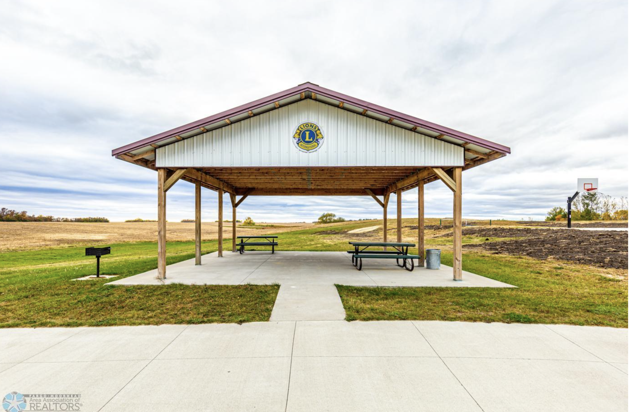 2026 single family home for sale at 2515 Valley View in Hawley, MN — 4 bed, 3 bath (photo 42 of 49)
