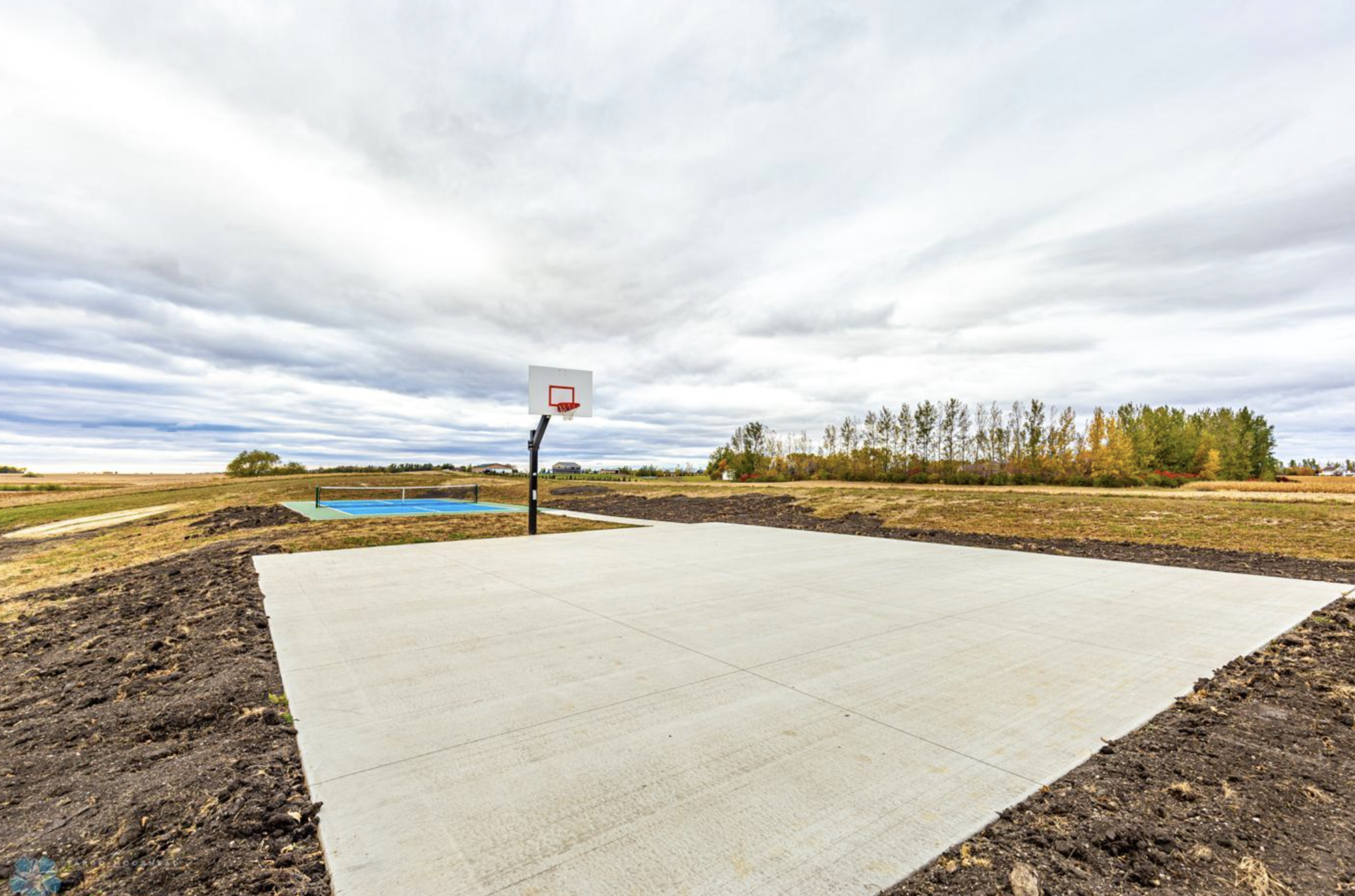 2026 single family home for sale at 2515 Valley View in Hawley, MN — 4 bed, 3 bath (photo 43 of 49)