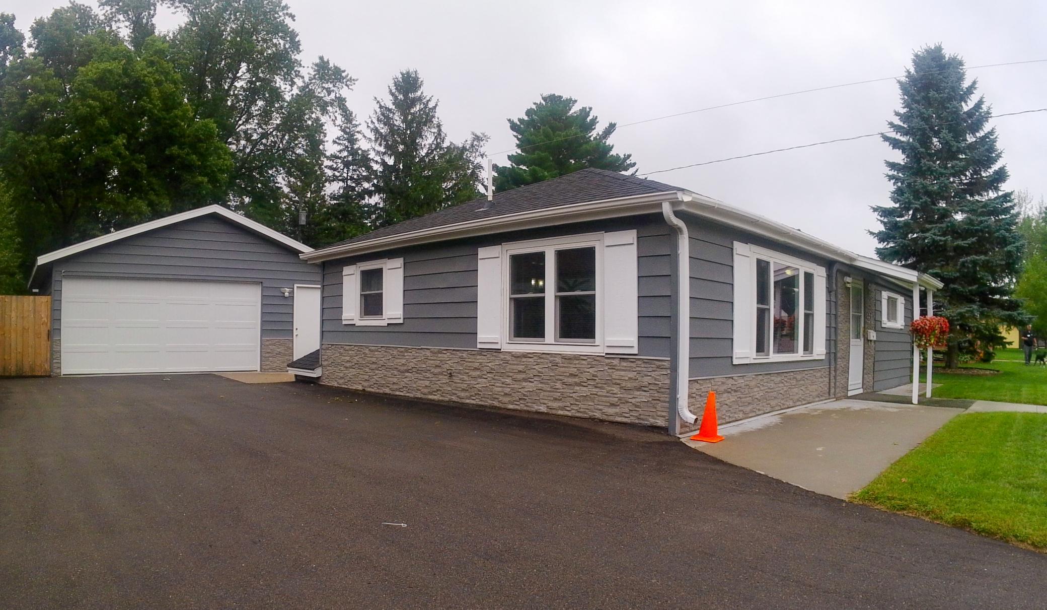 1930 single family home for sale at 331 4th Avenue SW in Perham, MN — 2 bed, 2 bath (photo 2 of 19)