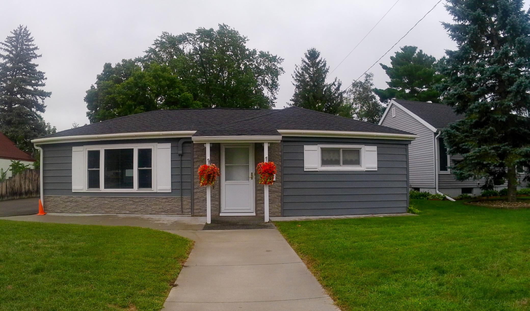 1930 single family home for sale at 331 4th Avenue SW in Perham, MN — 2 bed, 2 bath (photo 3 of 19)