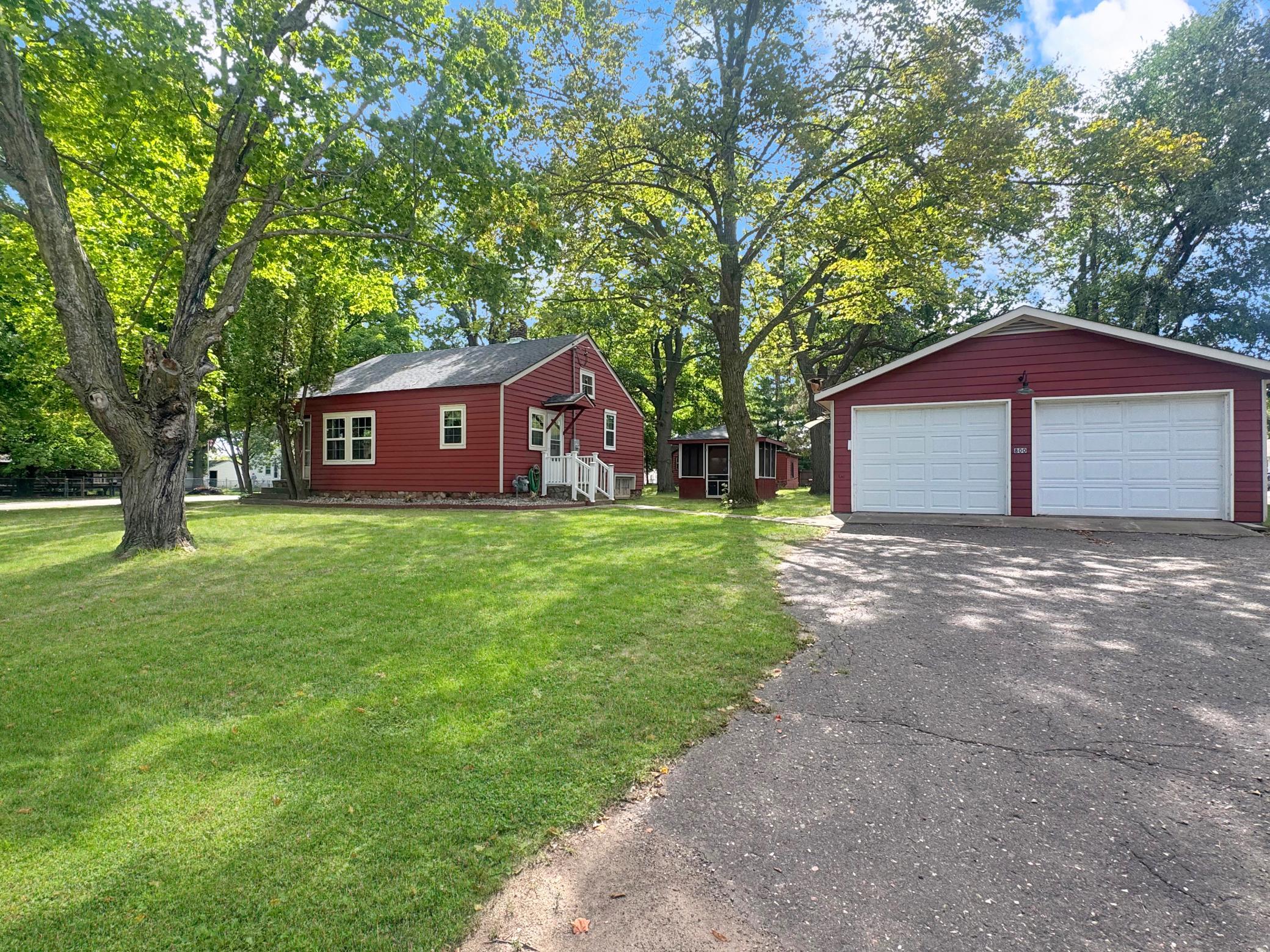 1975 single family home for sale at 800 6th Street in Ironton, MN — 2 bed, 1 bath (photo 2 of 8)