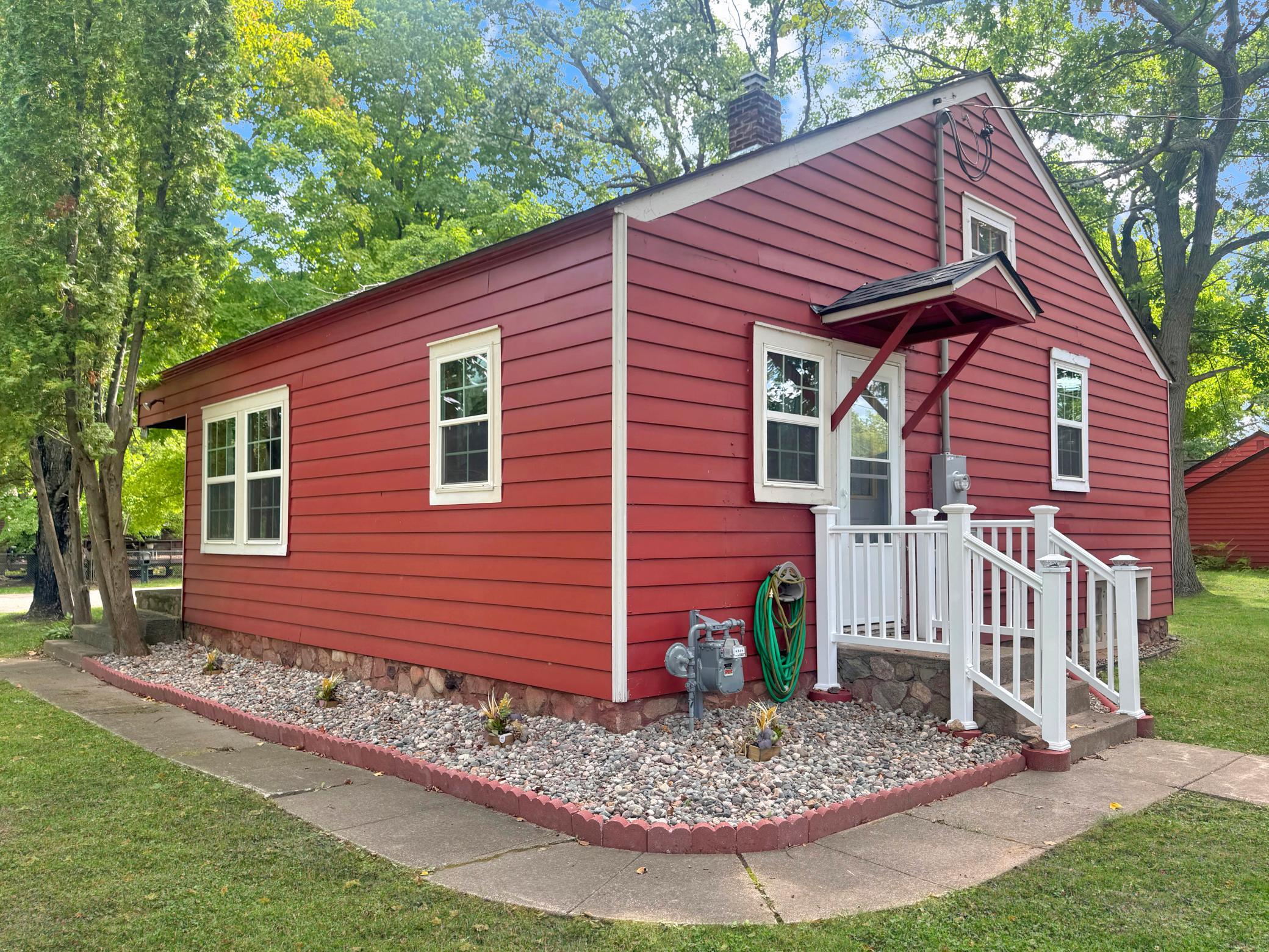1975 single family home for sale at 800 6th Street in Ironton, MN — 2 bed, 1 bath (photo 4 of 8)