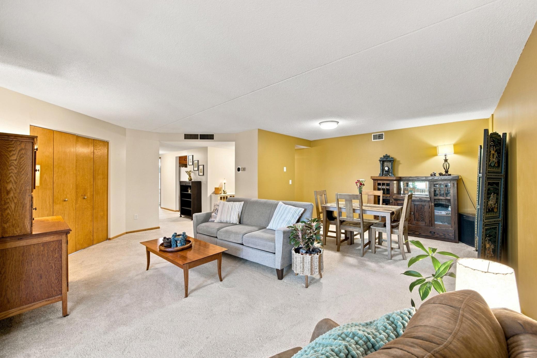 1978 condo for sale at 105 3rd Street N, Unit 203 in Moorhead, MN — 2 bed, 2 bath (photo 13 of 36)