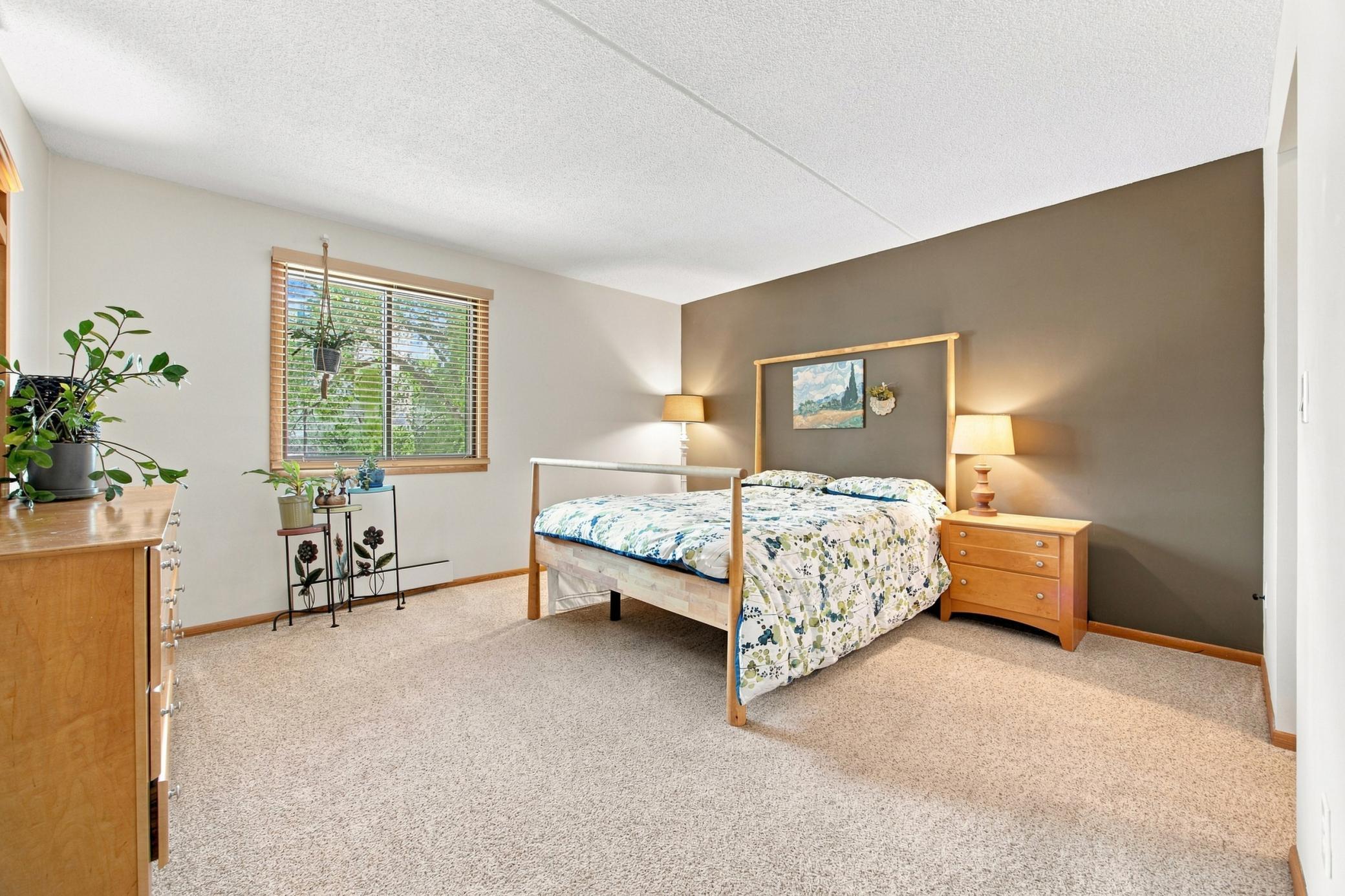 1978 condo for sale at 105 3rd Street N, Unit 203 in Moorhead, MN — 2 bed, 2 bath (photo 16 of 36)