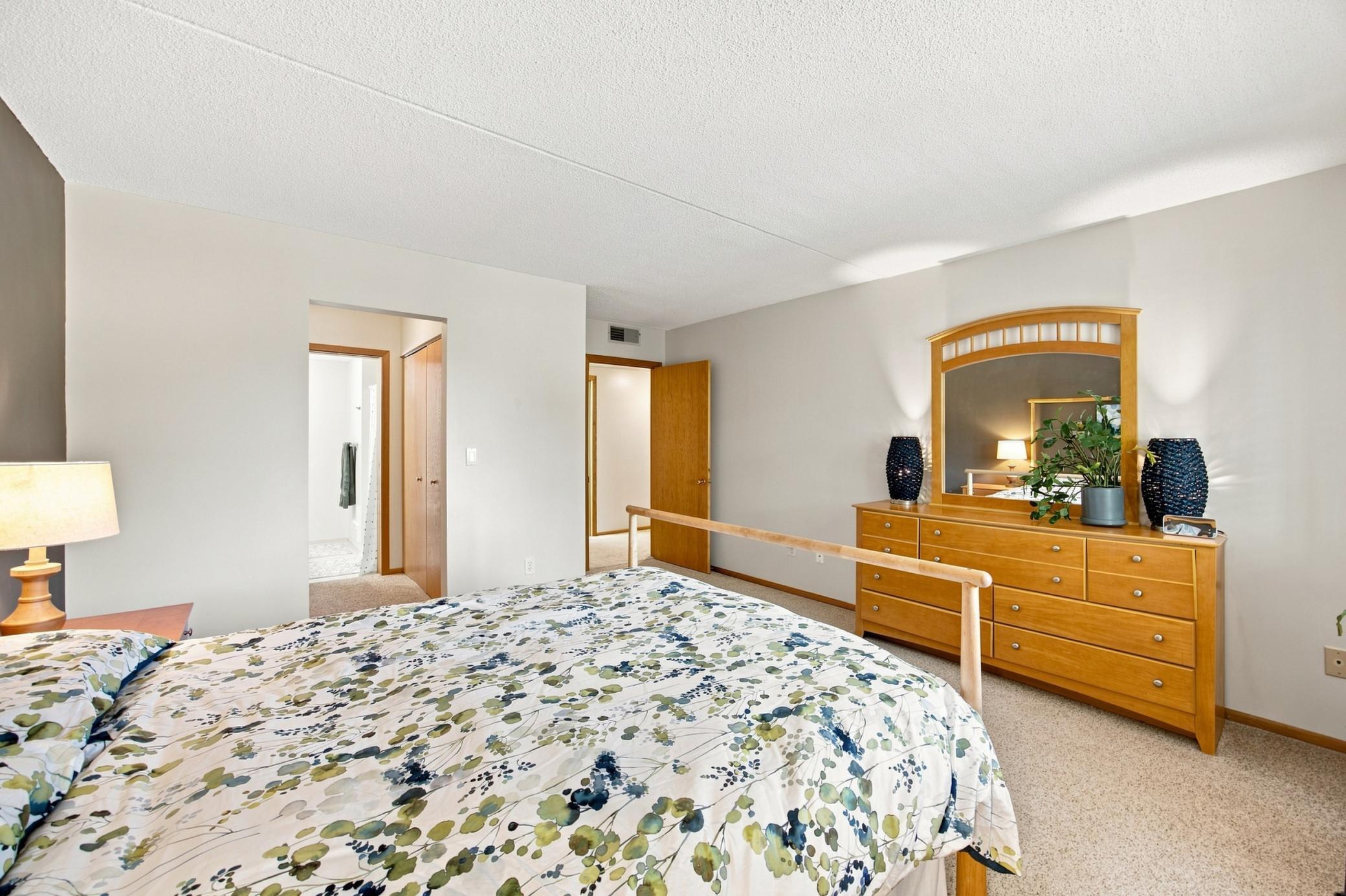 1978 condo for sale at 105 3rd Street N, Unit 203 in Moorhead, MN — 2 bed, 2 bath (photo 17 of 36)