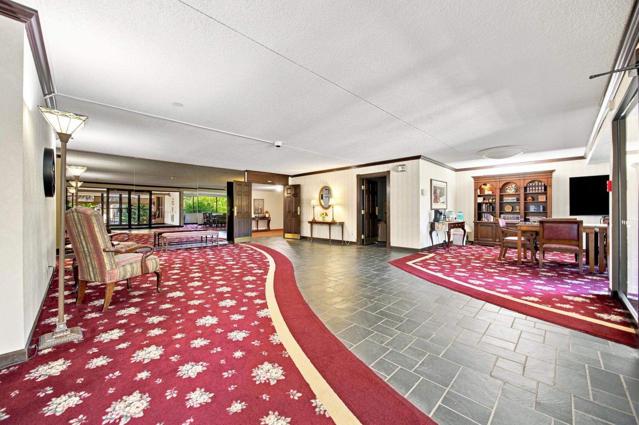 1978 condo for sale at 105 3rd Street N, Unit 203 in Moorhead, MN — 2 bed, 2 bath (photo 3 of 36)