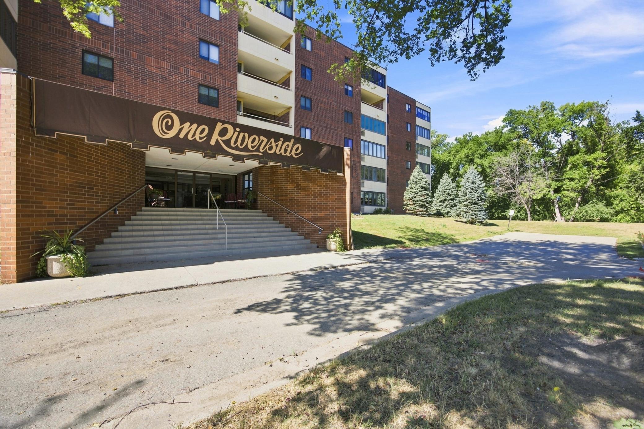 1978 condo for sale at 105 3rd Street N, Unit 203 in Moorhead, MN — 2 bed, 2 bath (photo 30 of 36)