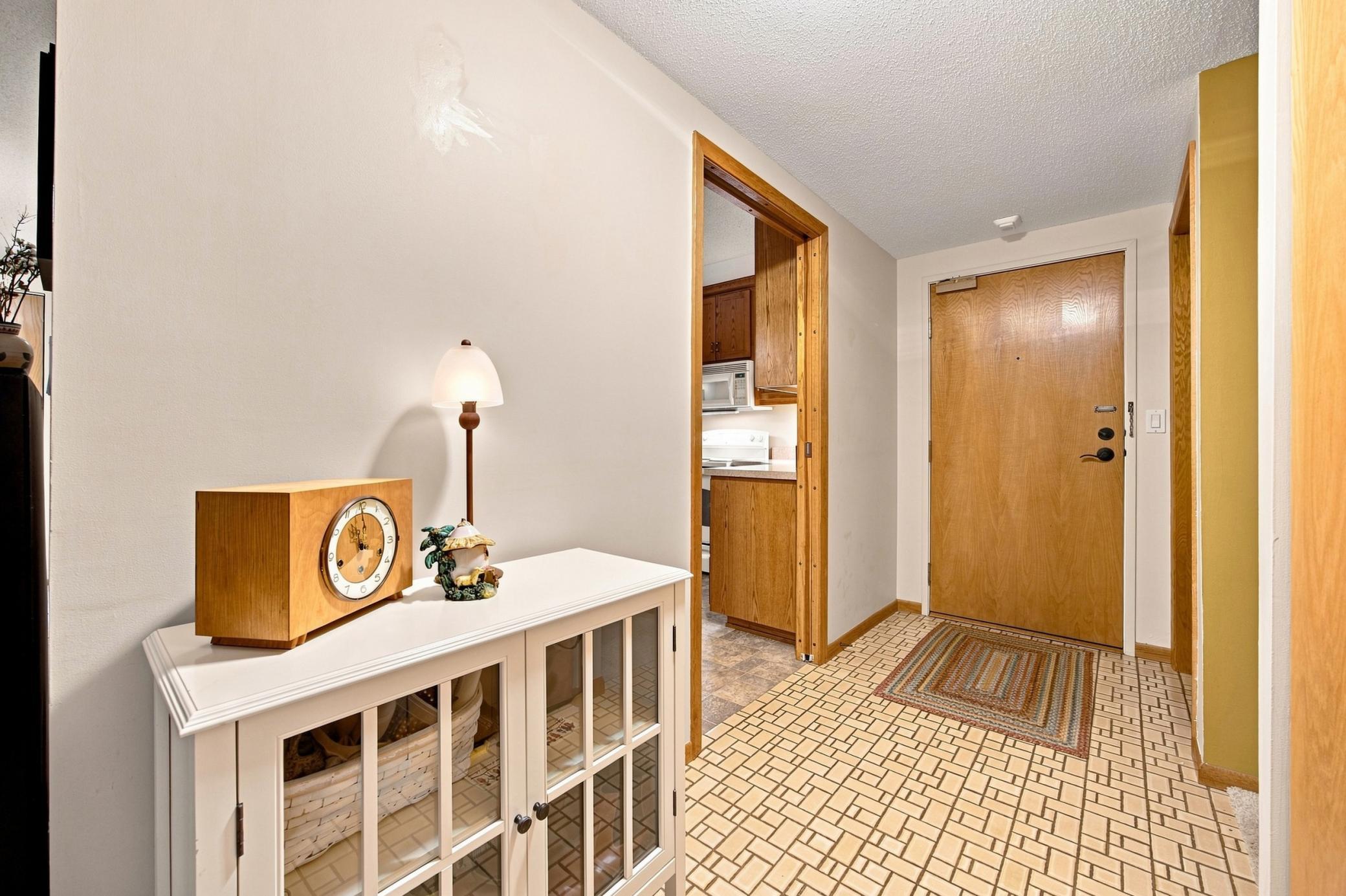 1978 condo for sale at 105 3rd Street N, Unit 203 in Moorhead, MN — 2 bed, 2 bath (photo 4 of 36)