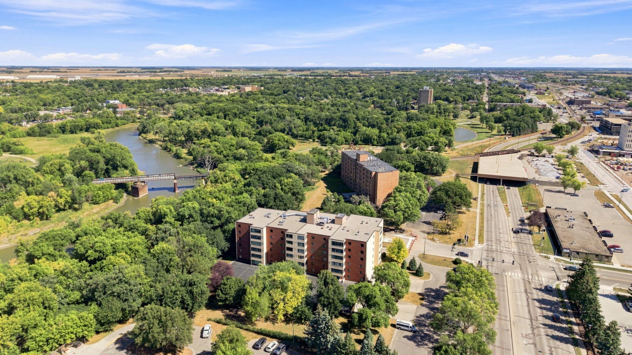1978 condo for sale at 105 3rd Street N, Unit 203 in Moorhead, MN — 2 bed, 2 bath (photo 35 of 36)