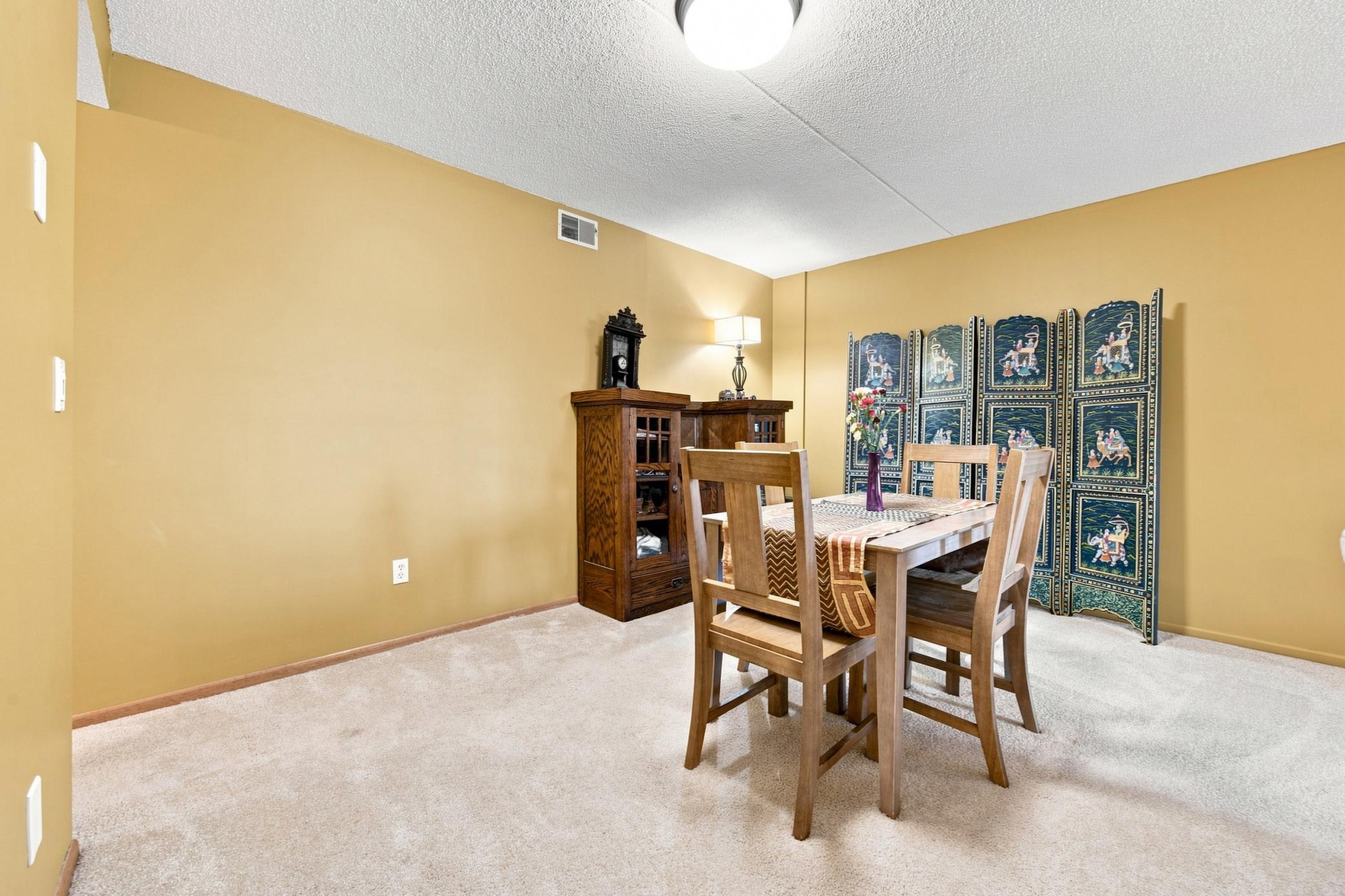 1978 condo for sale at 105 3rd Street N, Unit 203 in Moorhead, MN — 2 bed, 2 bath (photo 10 of 36)