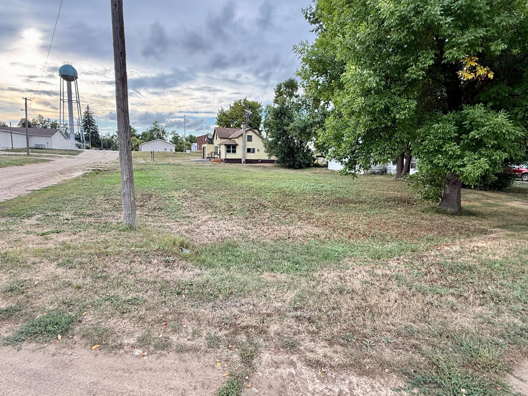 1970 land for sale at 707 2nd Street S in Tower City, ND (photo 2 of 3)