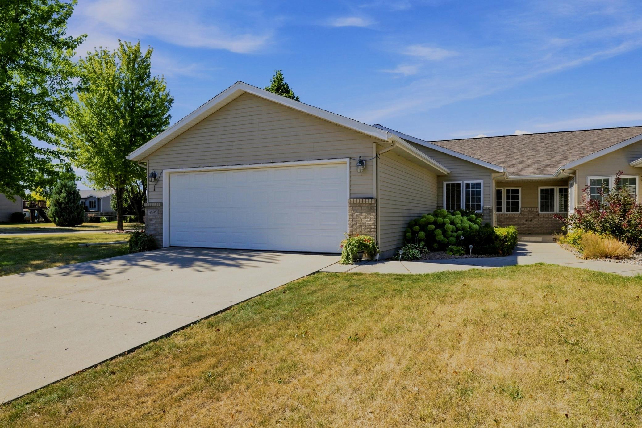 2003 twin home for sale at 3595 Harrison Street S in Fargo, ND — 3 bed, 2 bath