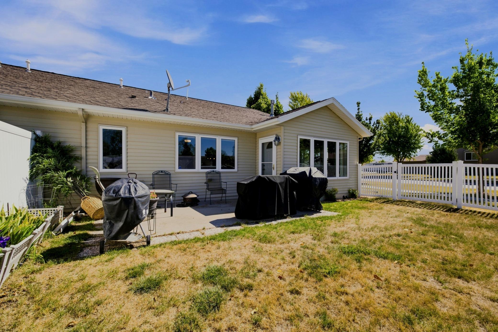 2003 twin home for sale at 3595 Harrison Street S in Fargo, ND — 3 bed, 2 bath (photo 36 of 50)