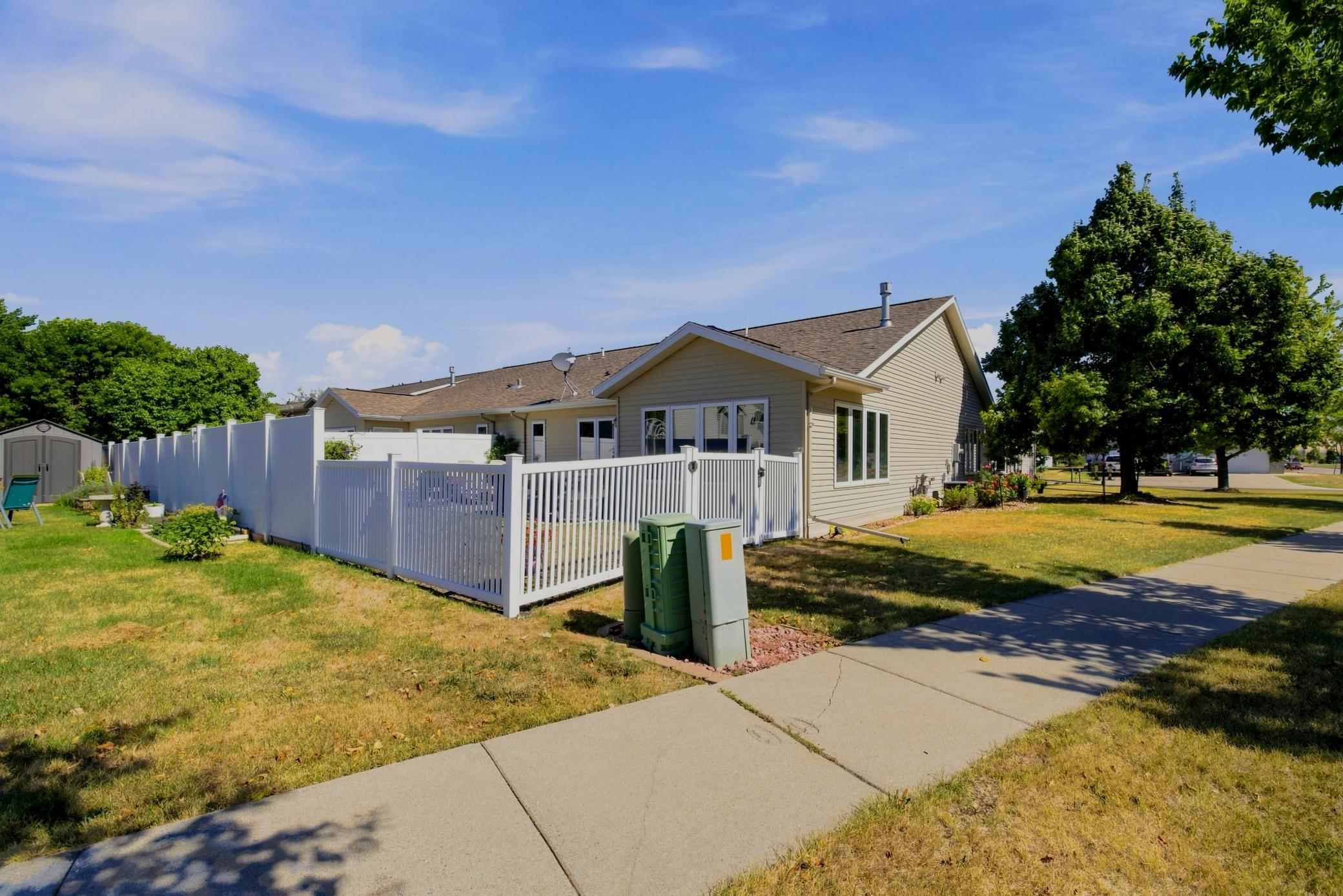 2003 twin home for sale at 3595 Harrison Street S in Fargo, ND — 3 bed, 2 bath (photo 38 of 50)