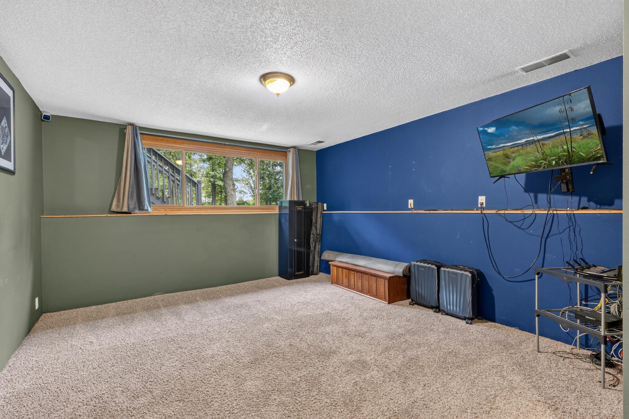 1990 single family home for sale at 16046 Woodrow Road in Brainerd, MN — 4 bed, 2 bath (photo 17 of 35)