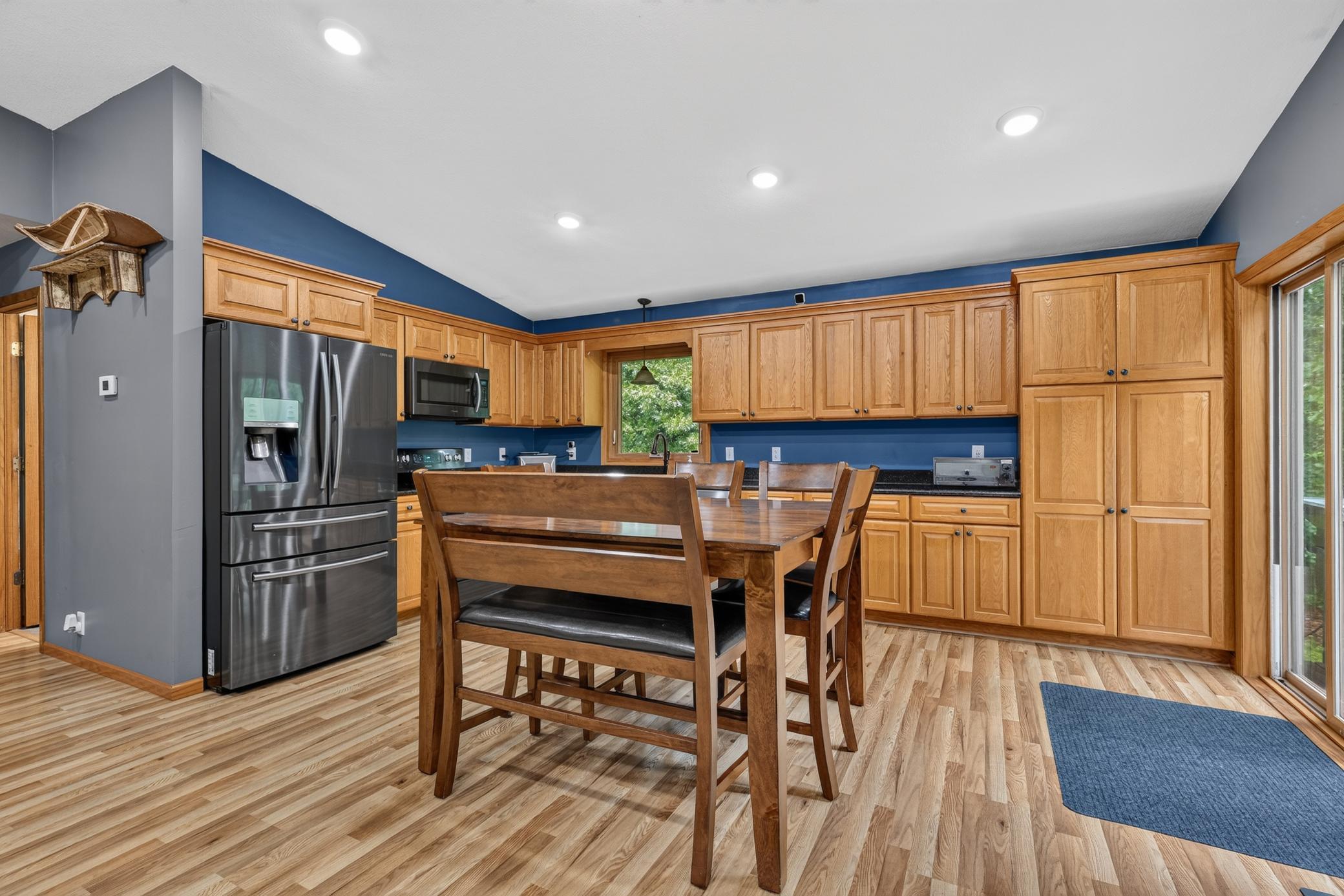 1990 single family home for sale at 16046 Woodrow Road in Brainerd, MN — 4 bed, 2 bath (photo 4 of 35)