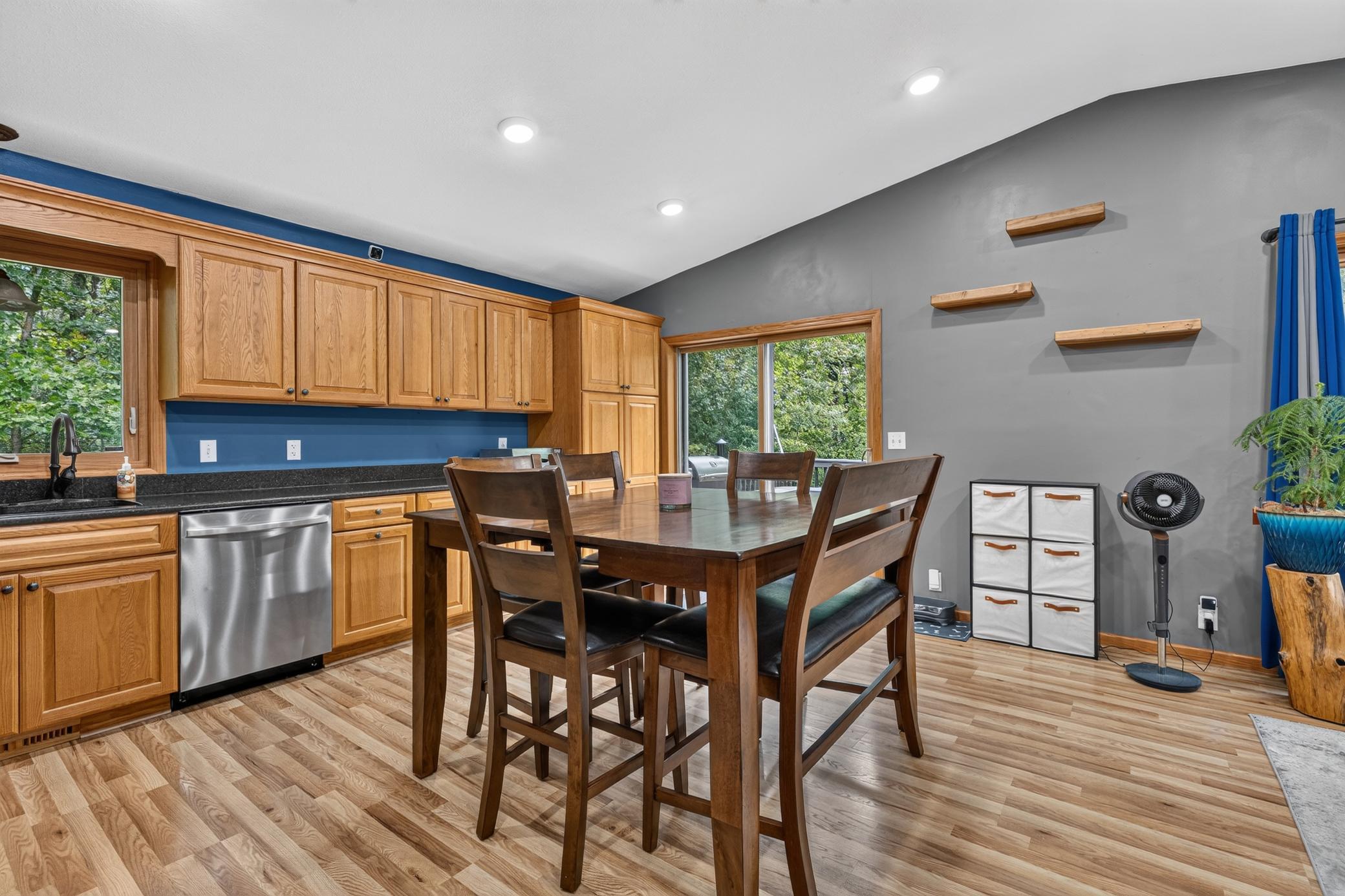 1990 single family home for sale at 16046 Woodrow Road in Brainerd, MN — 4 bed, 2 bath (photo 5 of 35)