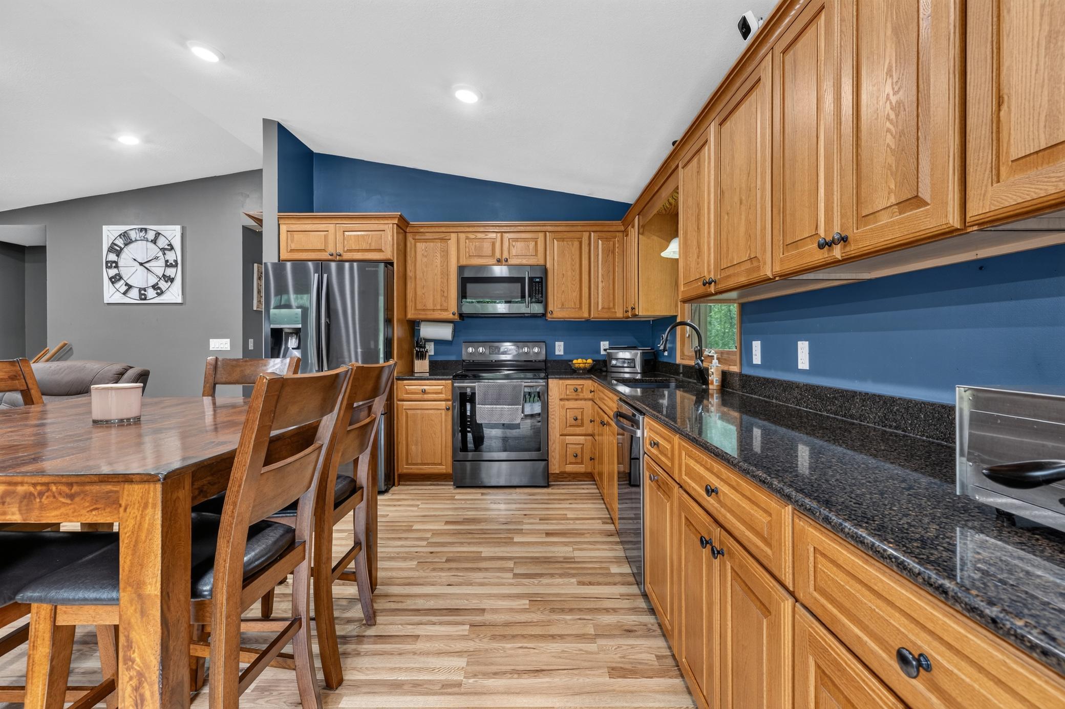 1990 single family home for sale at 16046 Woodrow Road in Brainerd, MN — 4 bed, 2 bath (photo 6 of 35)