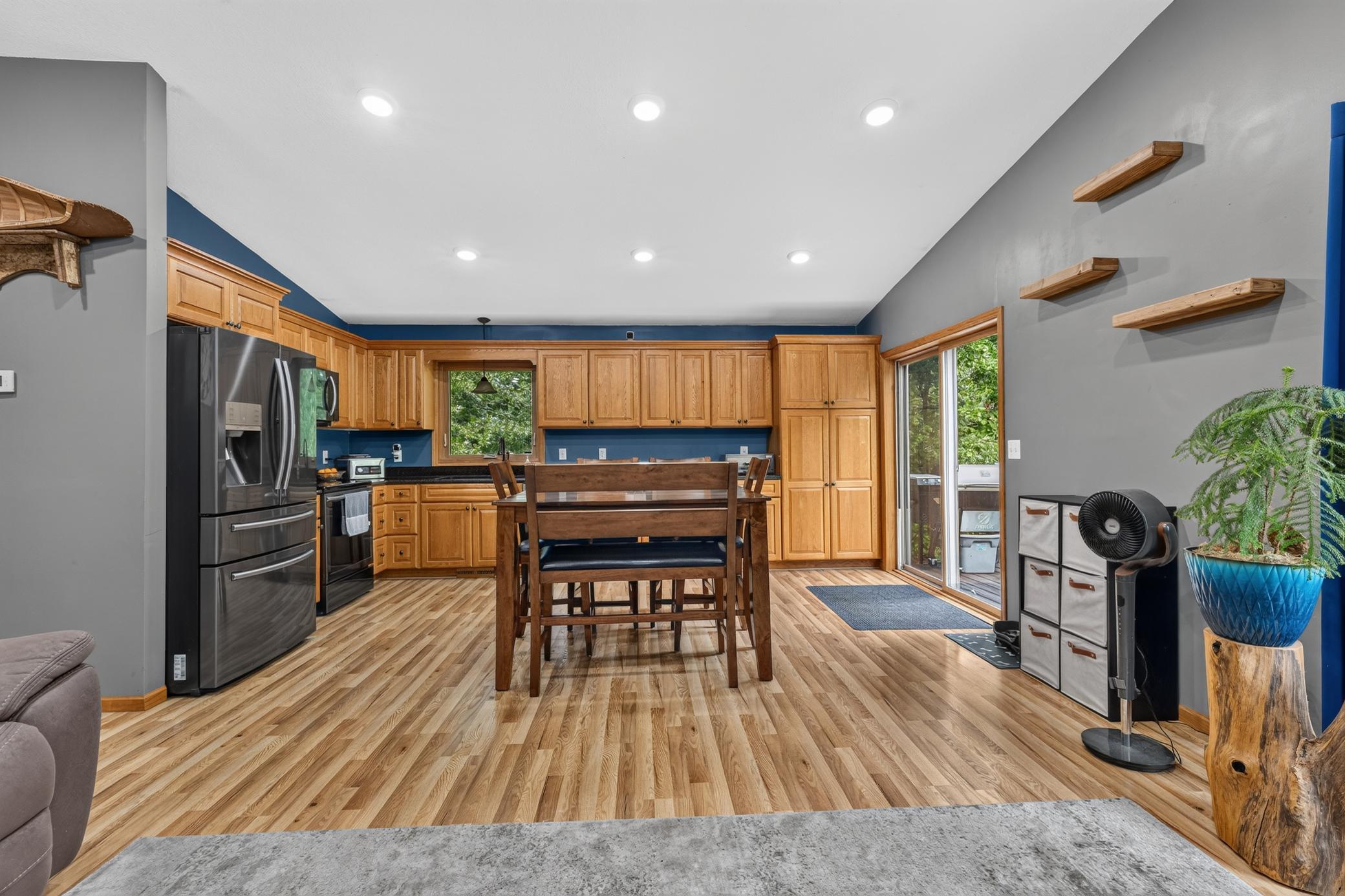 1990 single family home for sale at 16046 Woodrow Road in Brainerd, MN — 4 bed, 2 bath (photo 7 of 35)