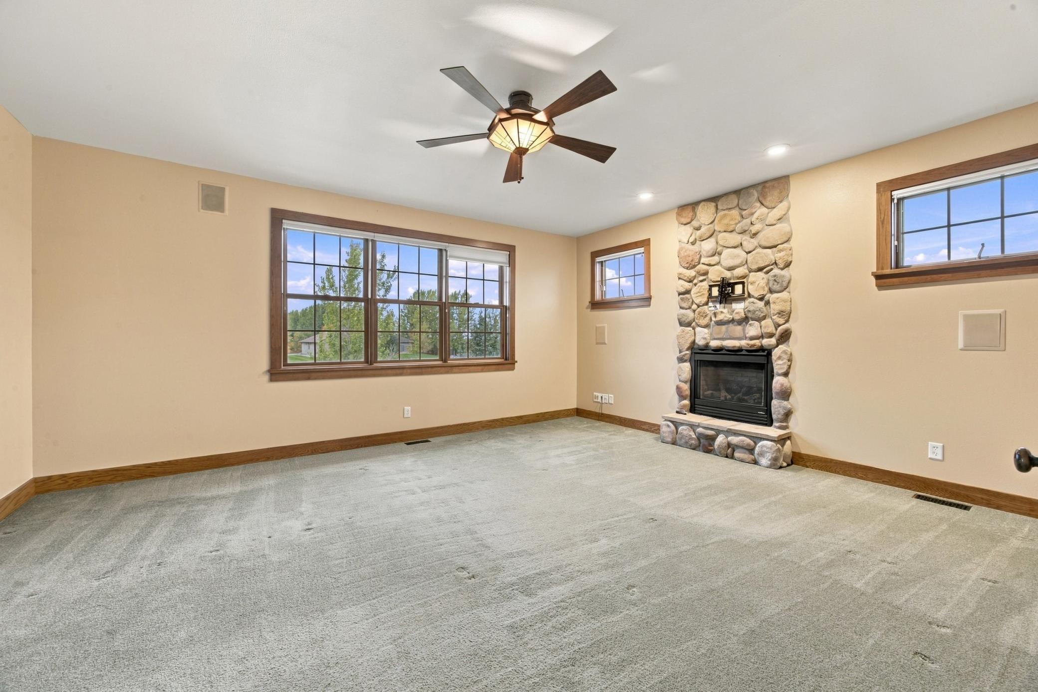 2005 single family home for sale at 7107 Maple Lane in Horace, ND — 4 bed, 4 bath (photo 22 of 72)