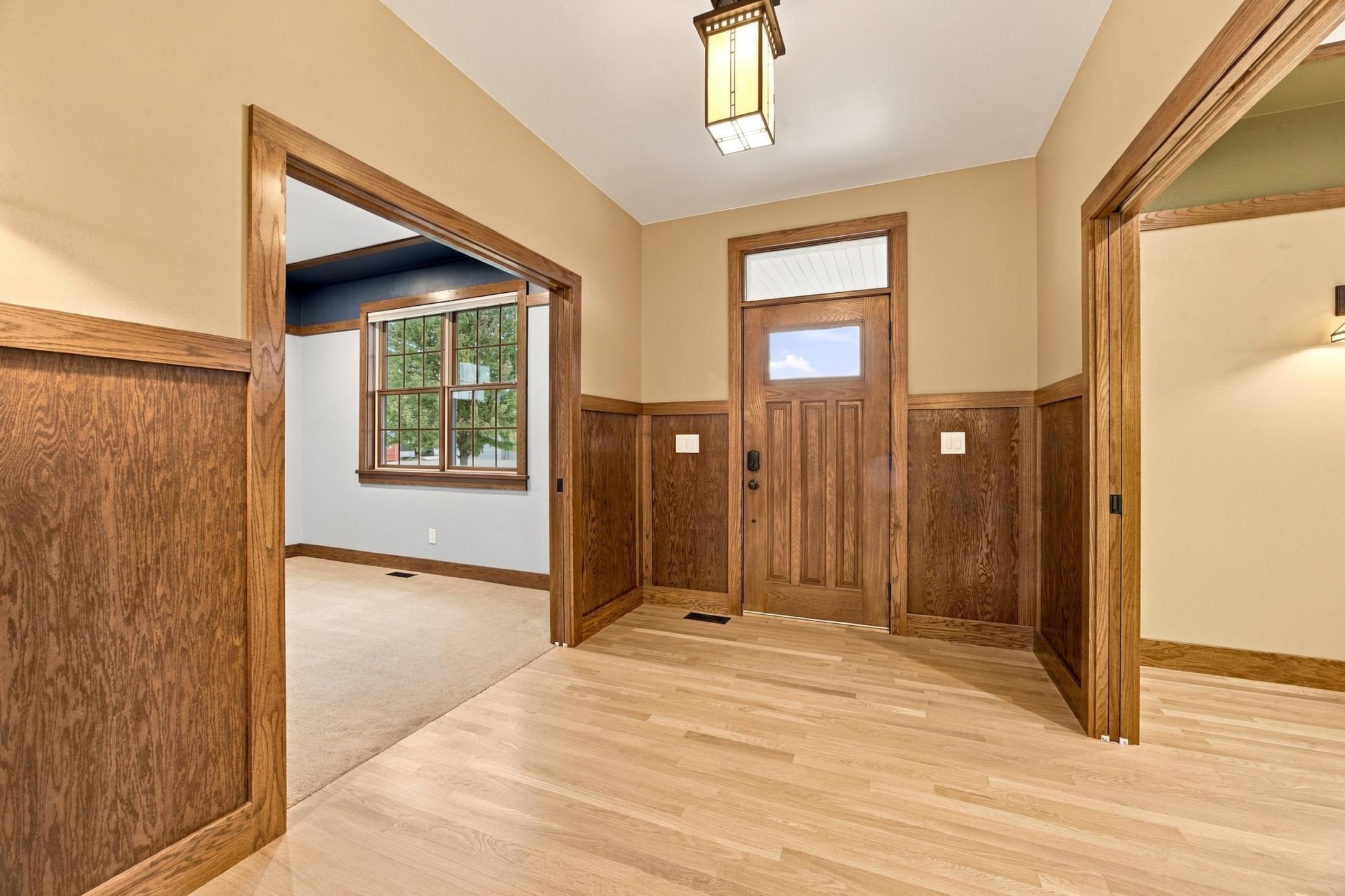 2005 single family home for sale at 7107 Maple Lane in Horace, ND — 4 bed, 4 bath (photo 4 of 72)