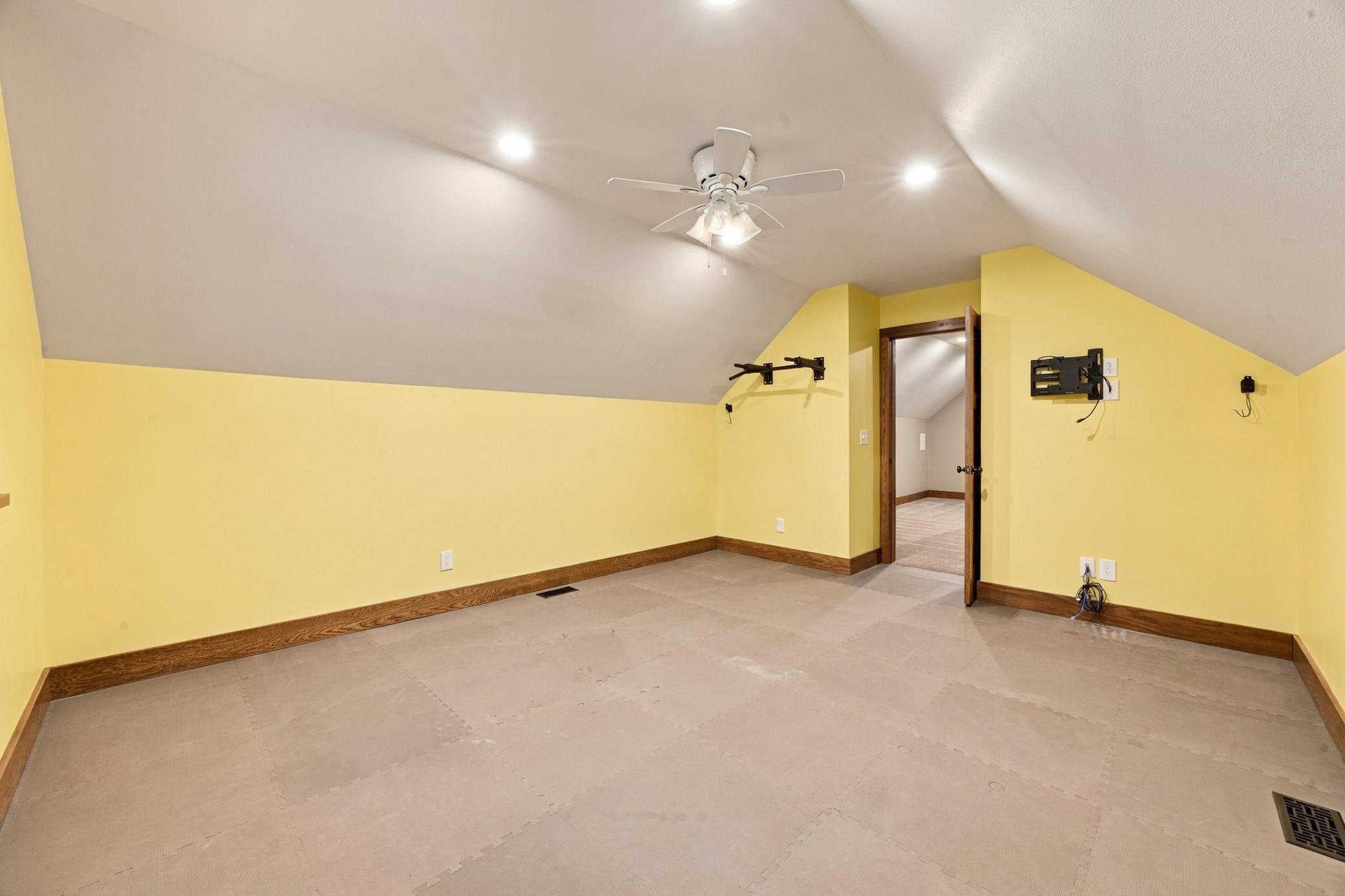 2005 single family home for sale at 7107 Maple Lane in Horace, ND — 4 bed, 4 bath (photo 34 of 72)