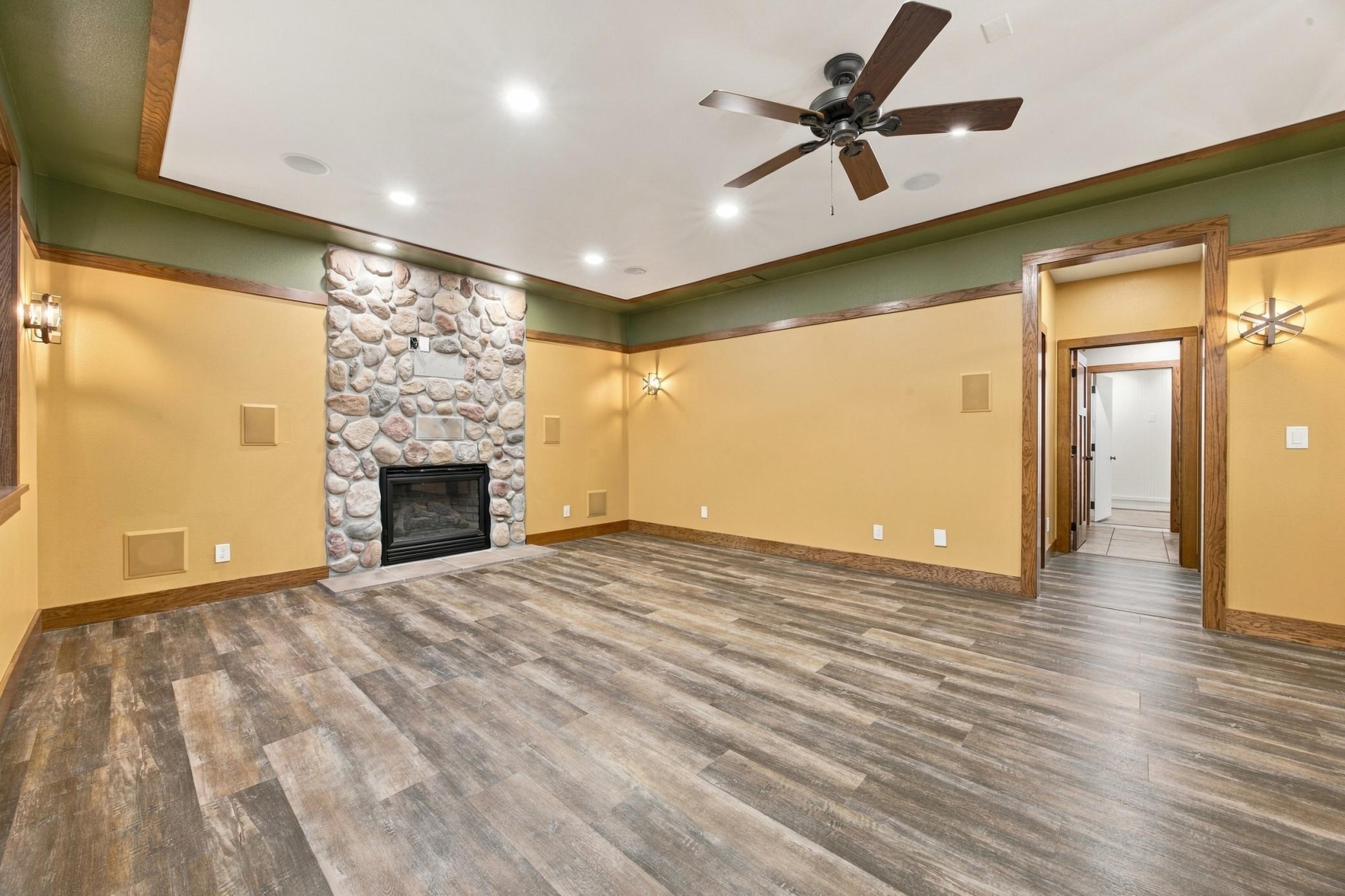 2005 single family home for sale at 7107 Maple Lane in Horace, ND — 4 bed, 4 bath (photo 41 of 72)