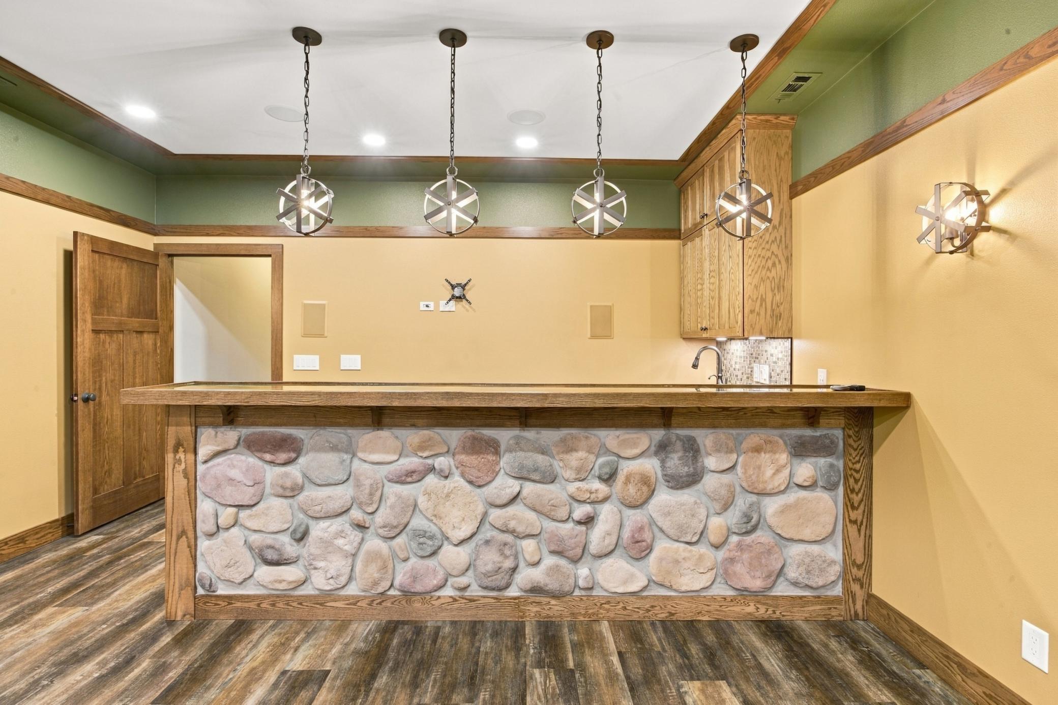 2005 single family home for sale at 7107 Maple Lane in Horace, ND — 4 bed, 4 bath (photo 43 of 72)
