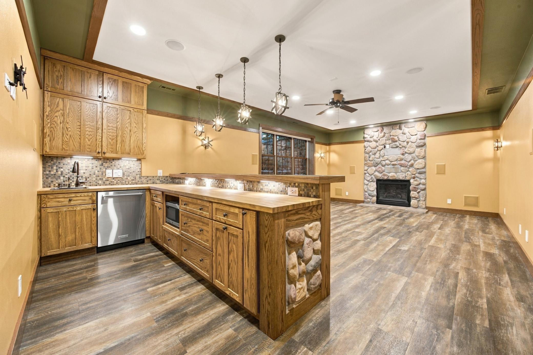 2005 single family home for sale at 7107 Maple Lane in Horace, ND — 4 bed, 4 bath (photo 44 of 72)