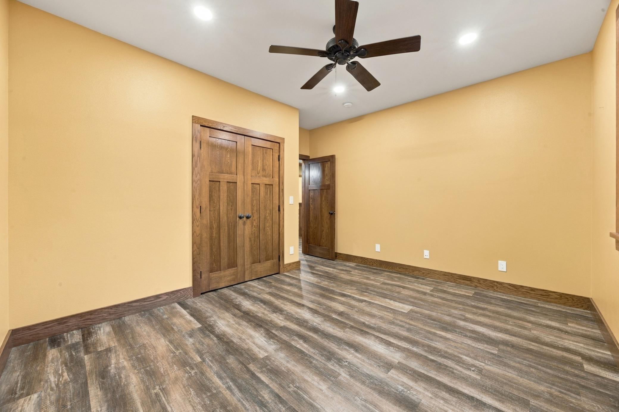 2005 single family home for sale at 7107 Maple Lane in Horace, ND — 4 bed, 4 bath (photo 46 of 72)
