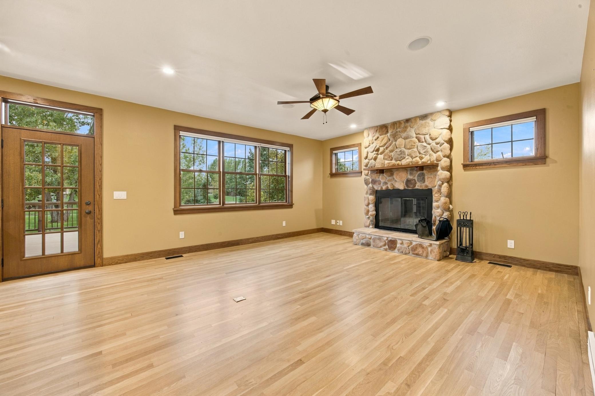2005 single family home for sale at 7107 Maple Lane in Horace, ND — 4 bed, 4 bath (photo 6 of 72)