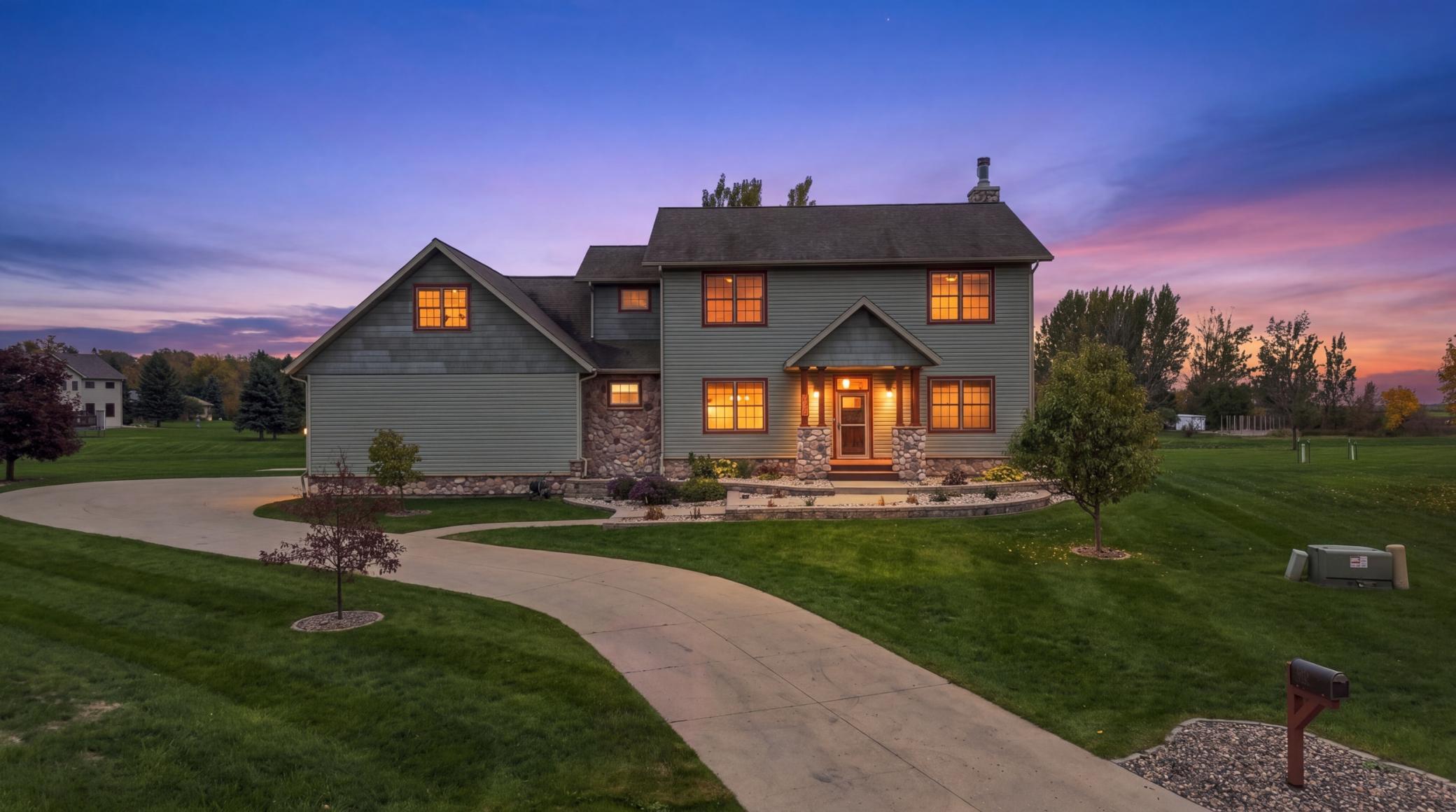 2005 single family home for sale at 7107 Maple Lane in Horace, ND — 4 bed, 4 bath (photo 65 of 72)