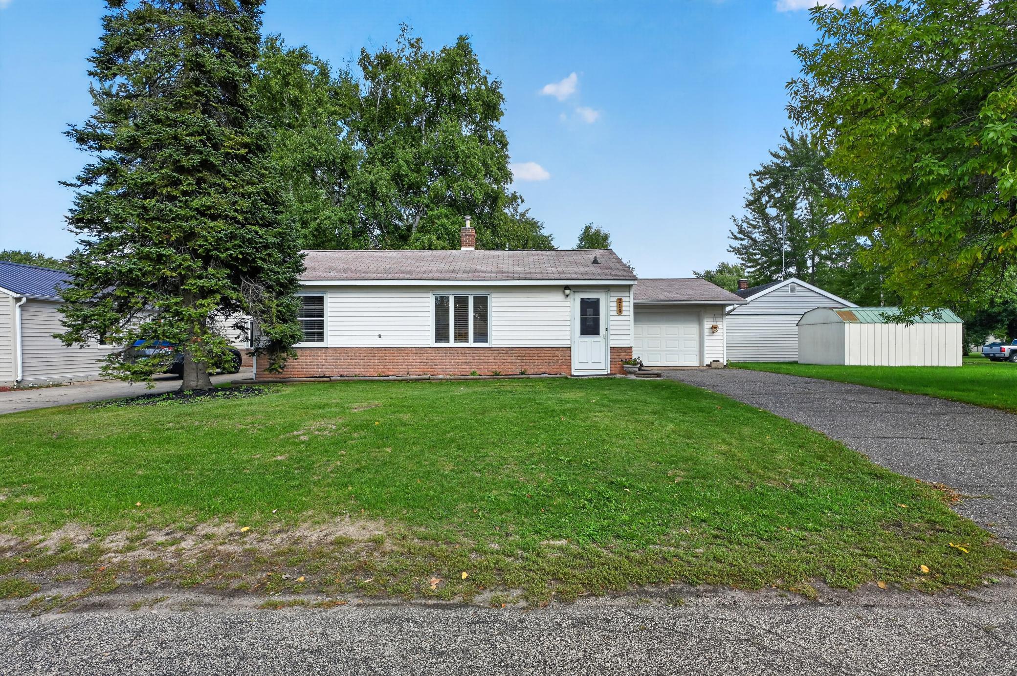 1940 single family home for sale at 219 S Dayton Avenue in Parkers Prairie, MN — 2 bed, 1 bath (photo 26 of 36)