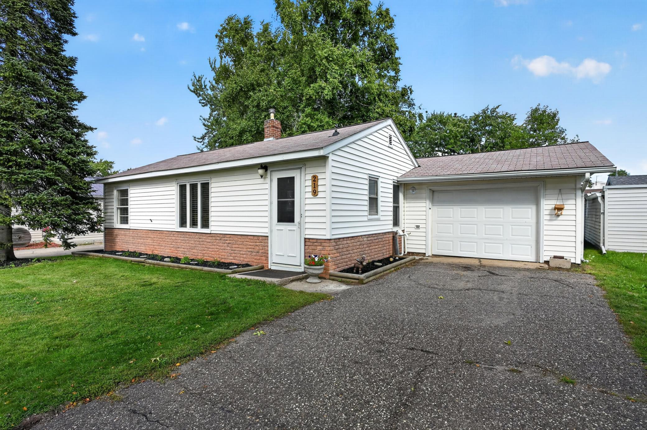 1940 single family home for sale at 219 S Dayton Avenue in Parkers Prairie, MN — 2 bed, 1 bath (photo 27 of 36)