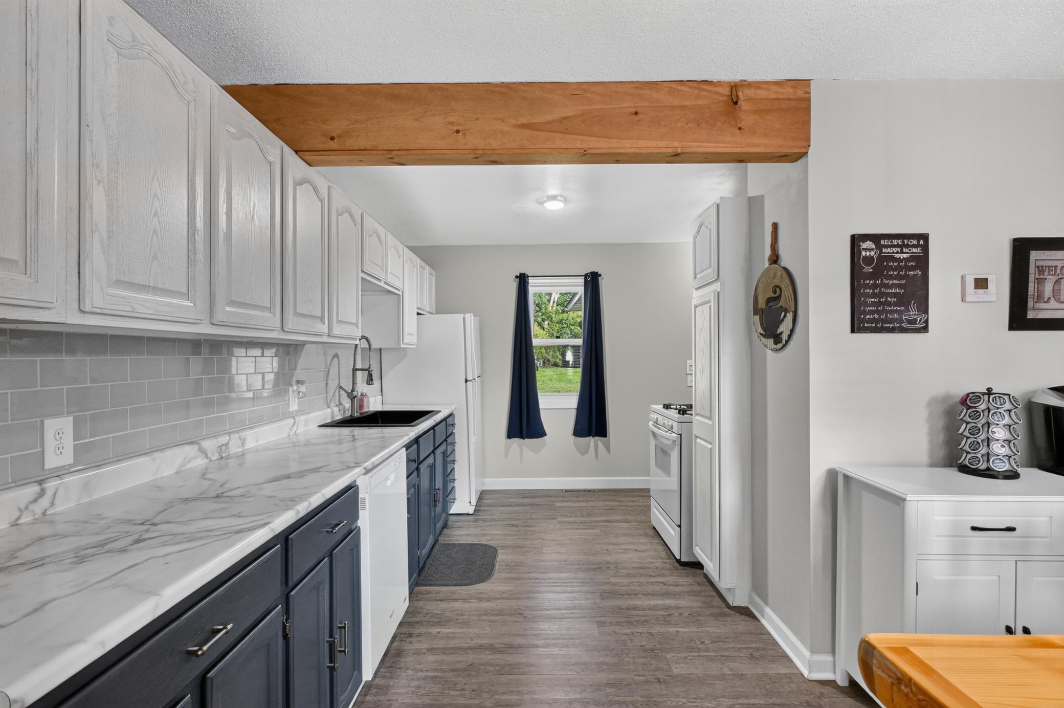 1940 single family home for sale at 219 S Dayton Avenue in Parkers Prairie, MN — 2 bed, 1 bath (photo 9 of 36)