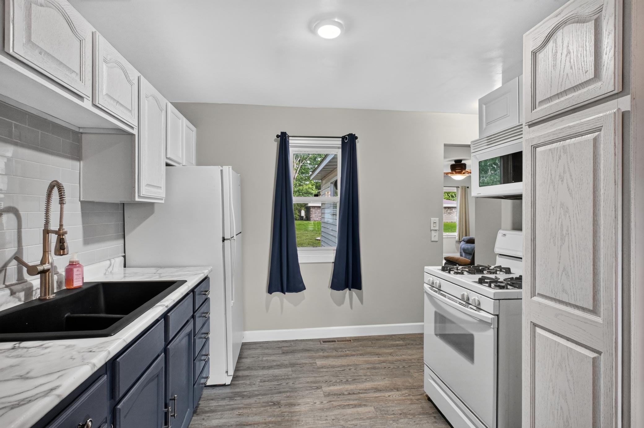 1940 single family home for sale at 219 S Dayton Avenue in Parkers Prairie, MN — 2 bed, 1 bath (photo 10 of 36)