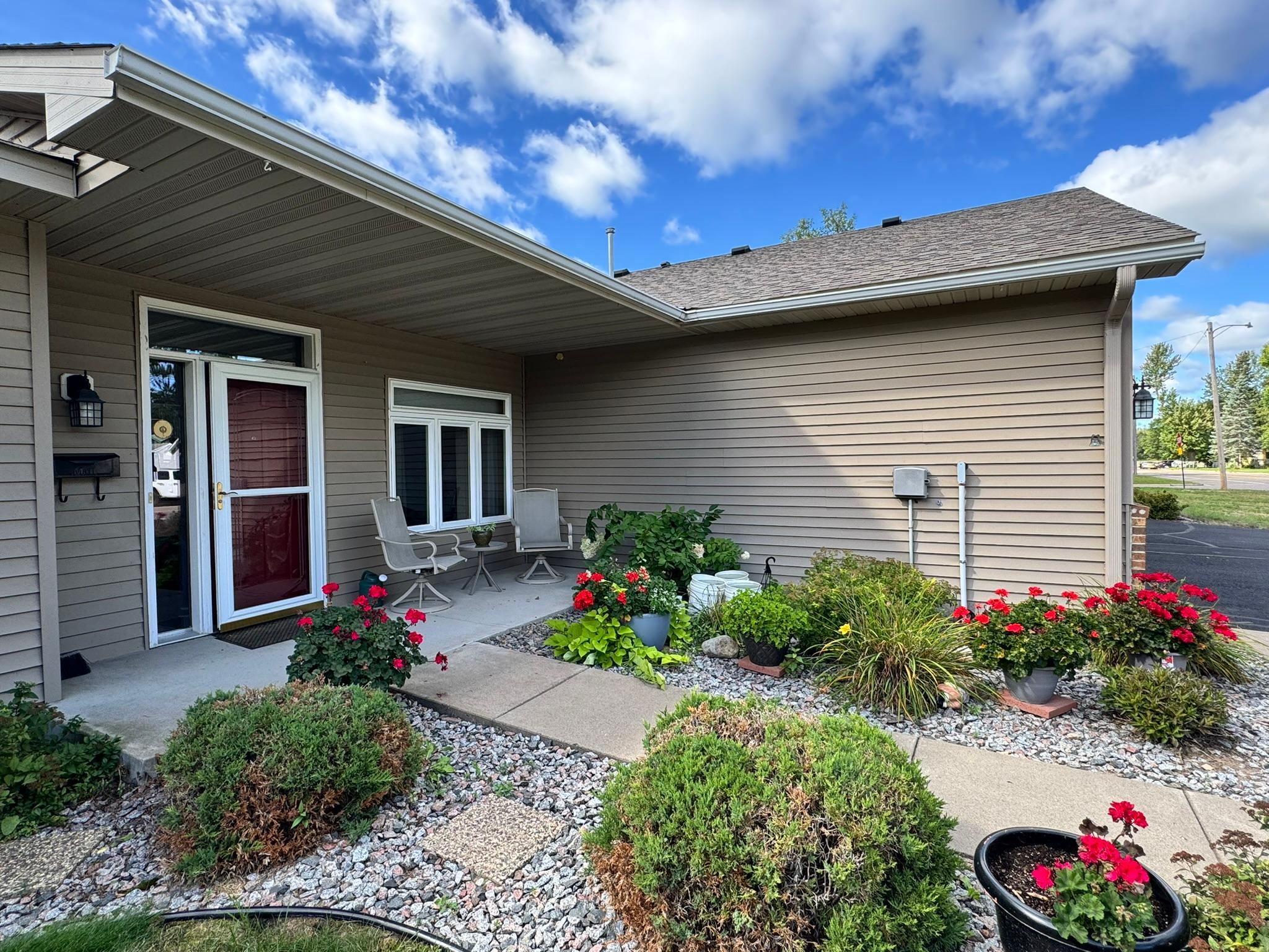 2006 townhouse for sale at 617 4th Street NW, Unit 1 in Aitkin, MN — 2 bed, 2 bath (photo 3 of 46)