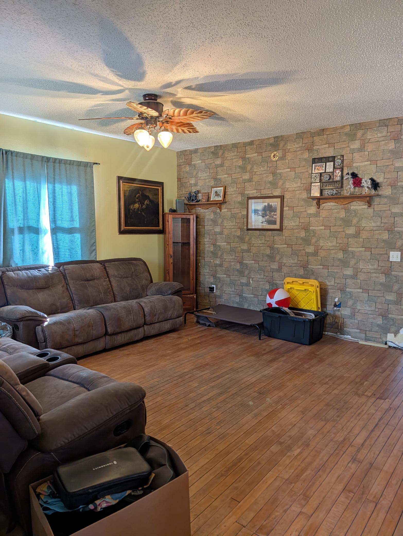 1901 single family home for sale at 780 Elm Street in Kindred, ND — 1 bed, 2 bath (photo 19 of 31)