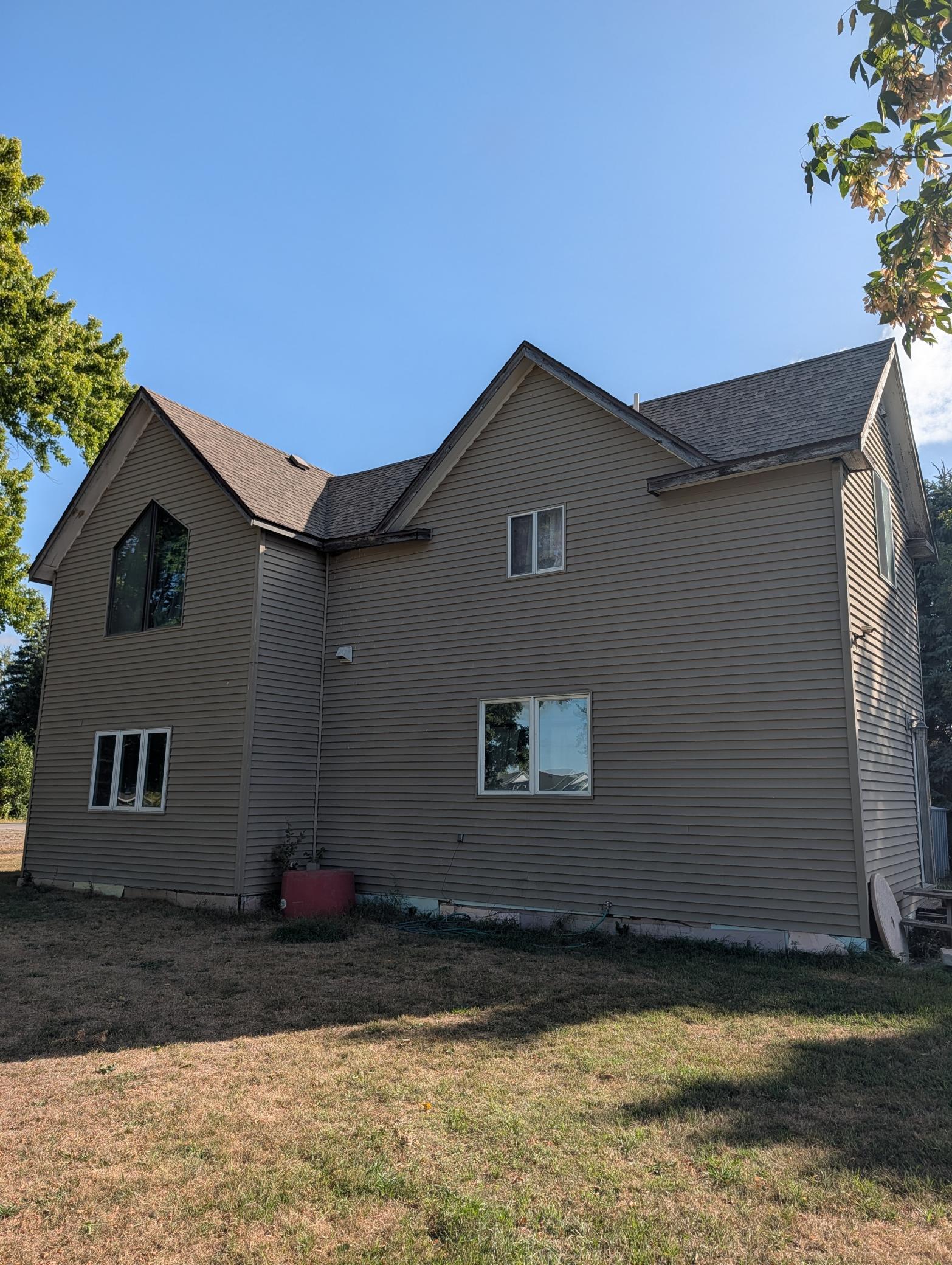 1901 single family home for sale at 780 Elm Street in Kindred, ND — 1 bed, 2 bath (photo 3 of 31)