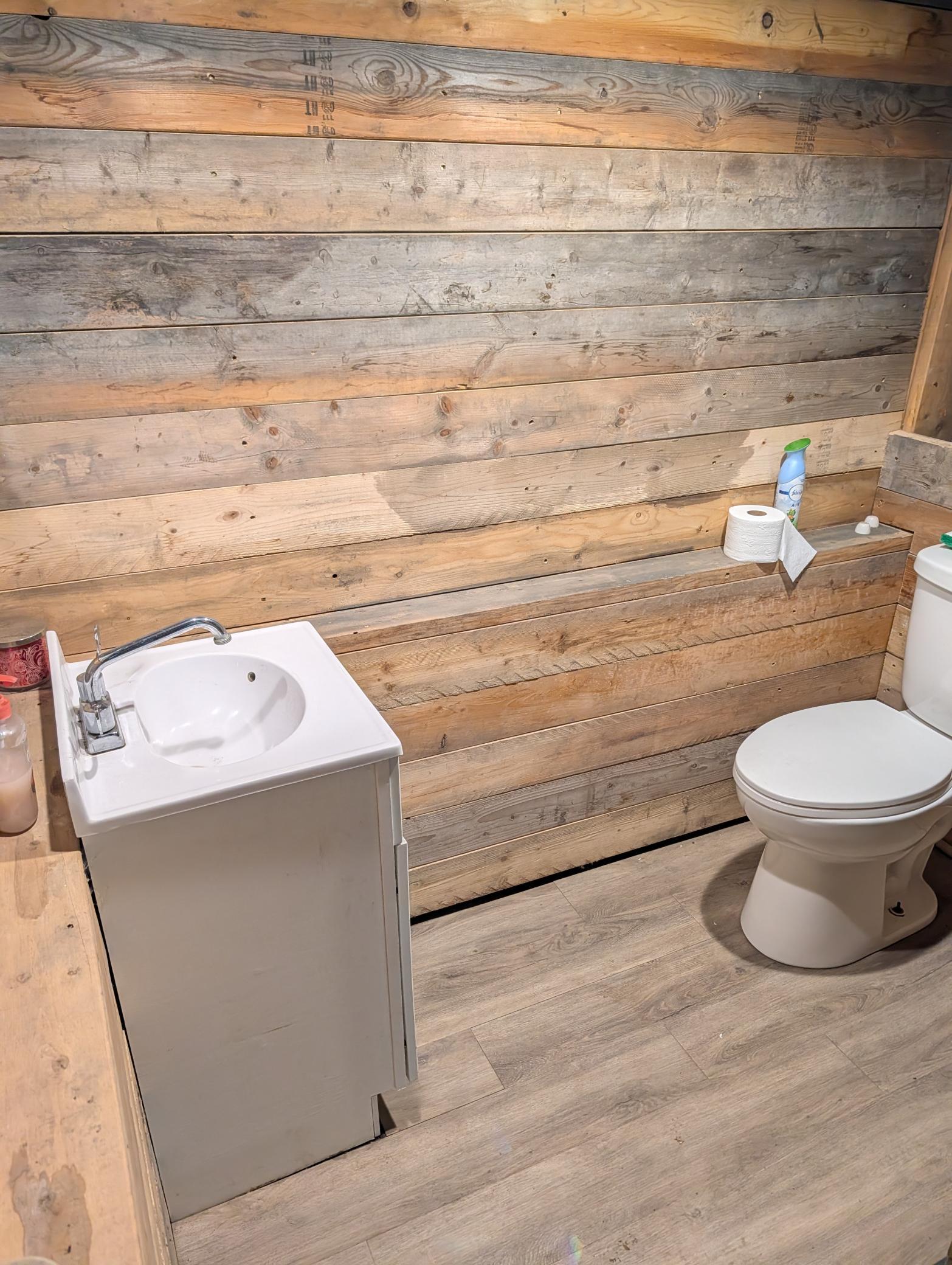1901 single family home for sale at 780 Elm Street in Kindred, ND — 1 bed, 2 bath (photo 23 of 31)