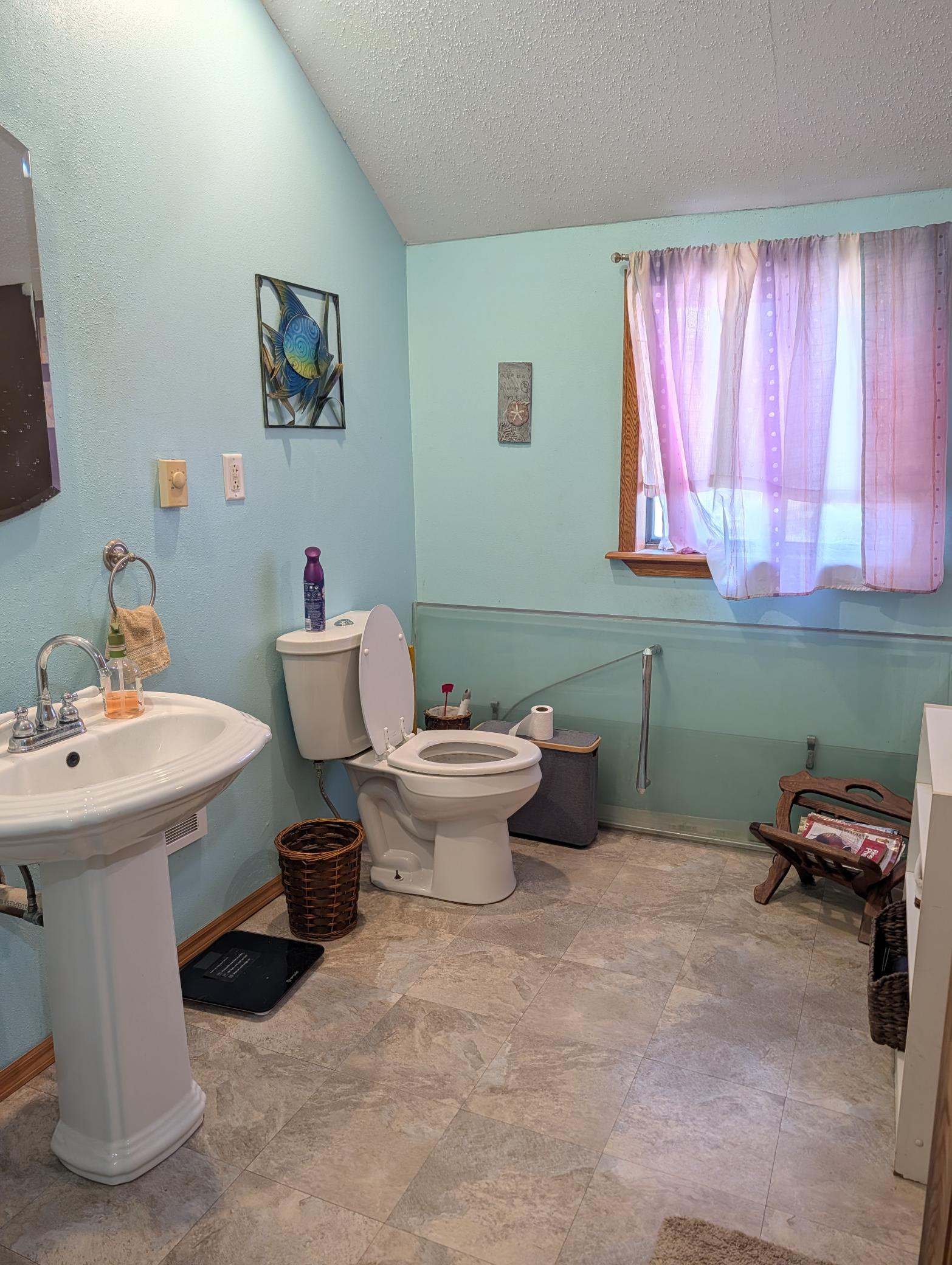 1901 single family home for sale at 780 Elm Street in Kindred, ND — 1 bed, 2 bath (photo 25 of 31)