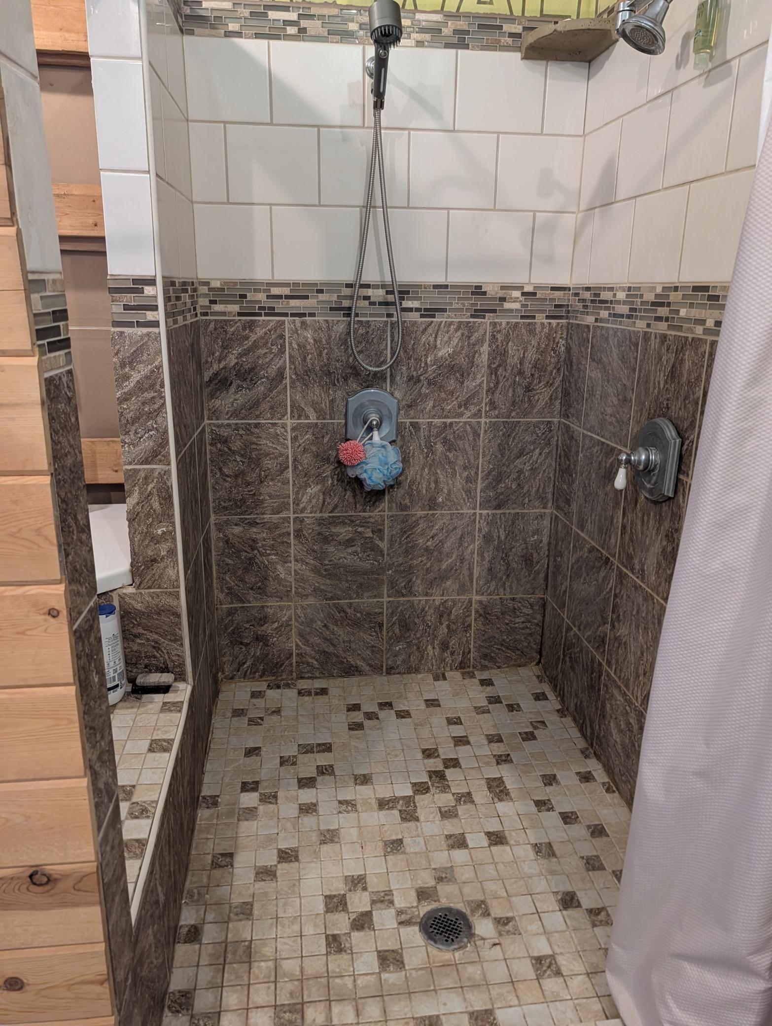 1901 single family home for sale at 780 Elm Street in Kindred, ND — 1 bed, 2 bath (photo 26 of 31)